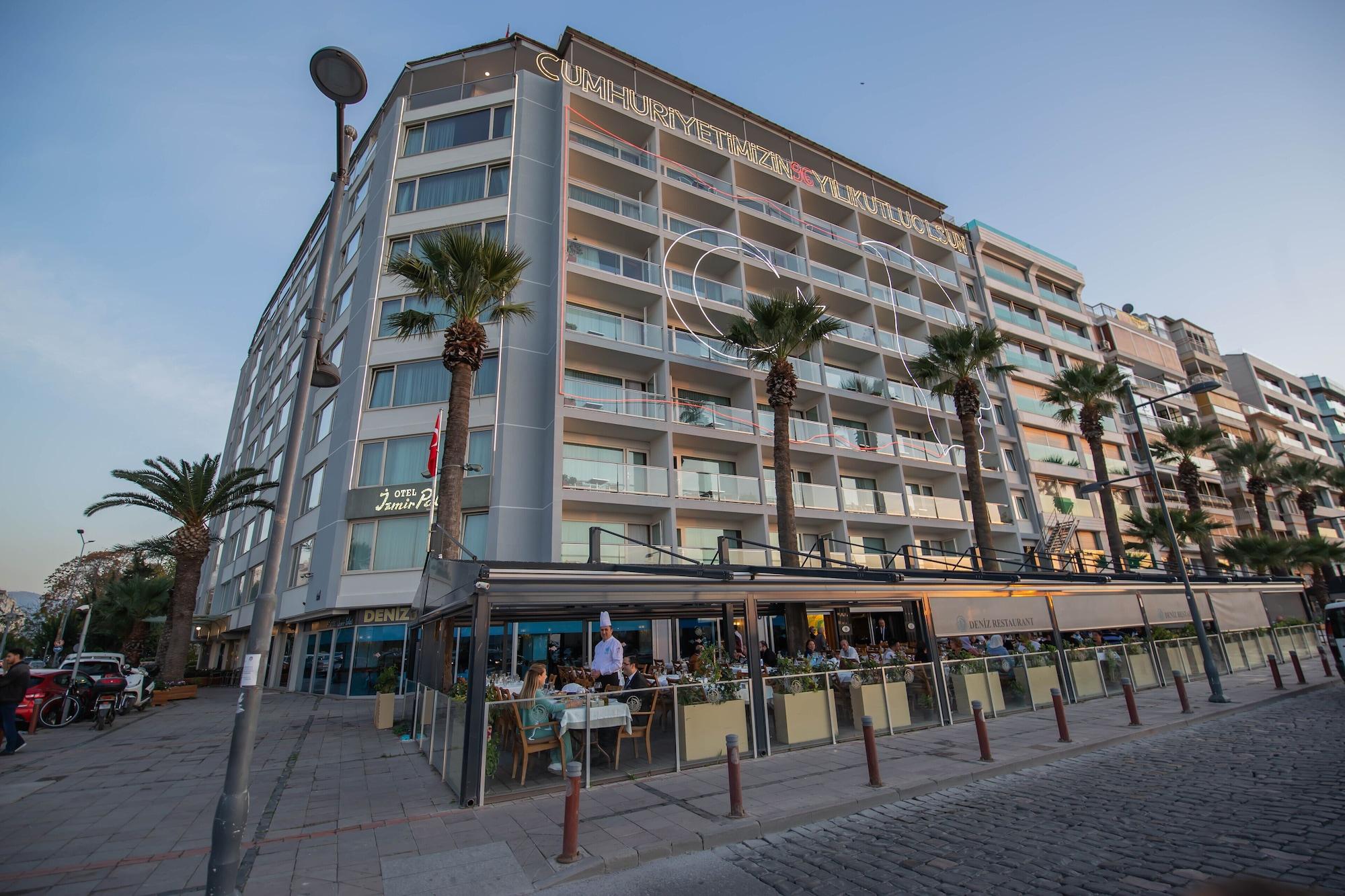 Vista Exterior Izmir Palas Otel