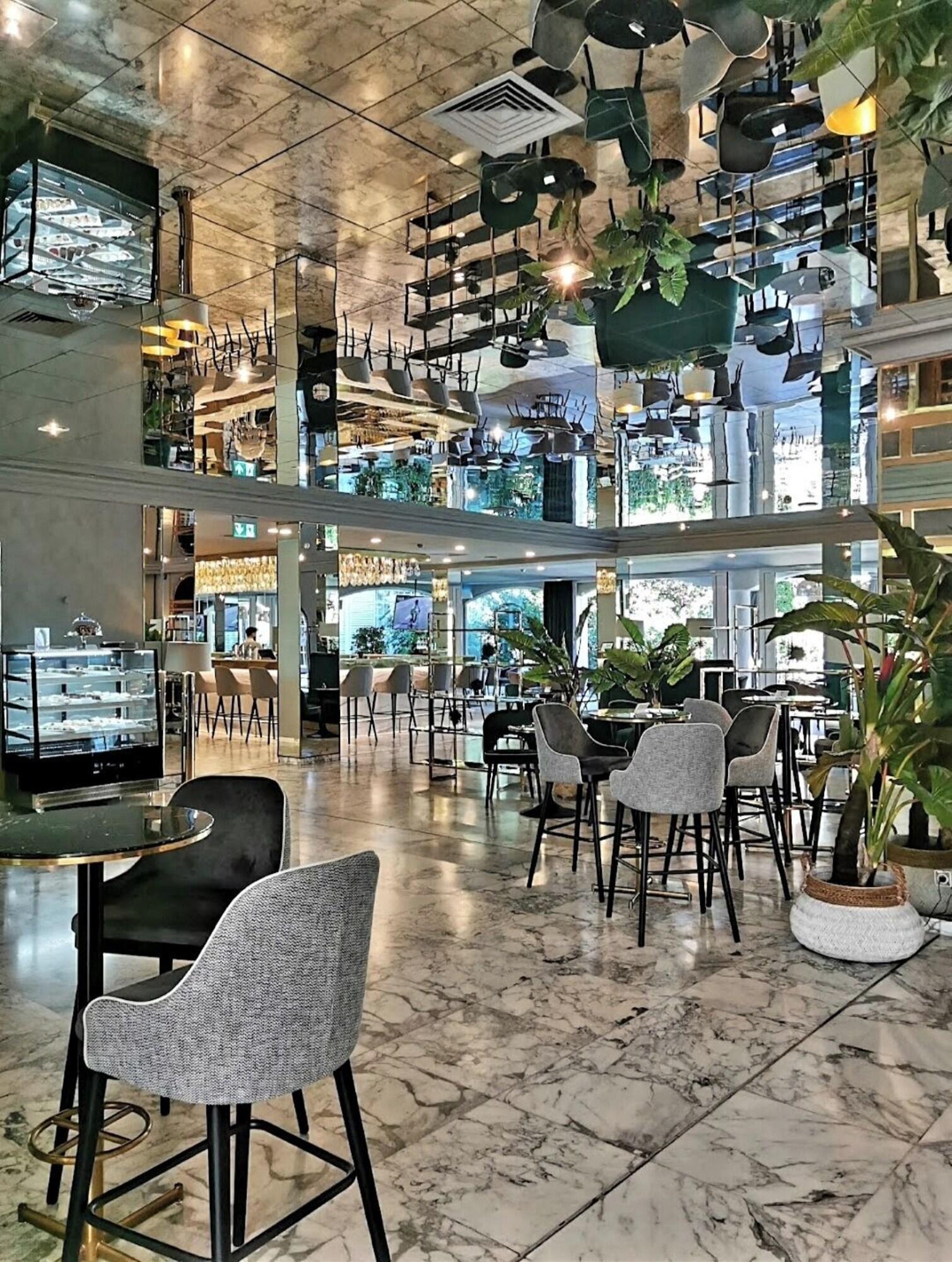 Vista Lobby Eventhotel Pyramide