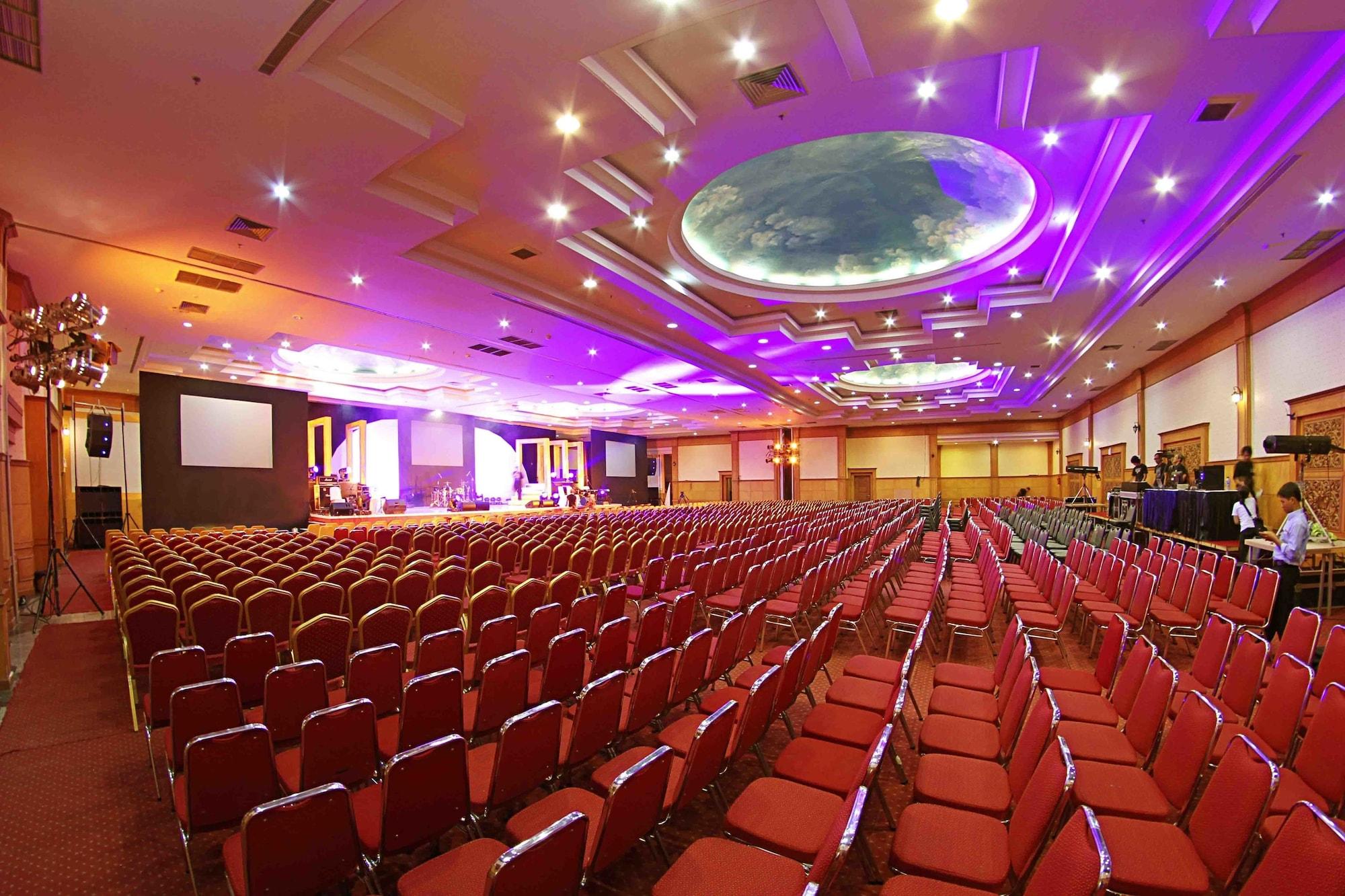 Sala de Reuniones Rocky Plaza Hotel Padang