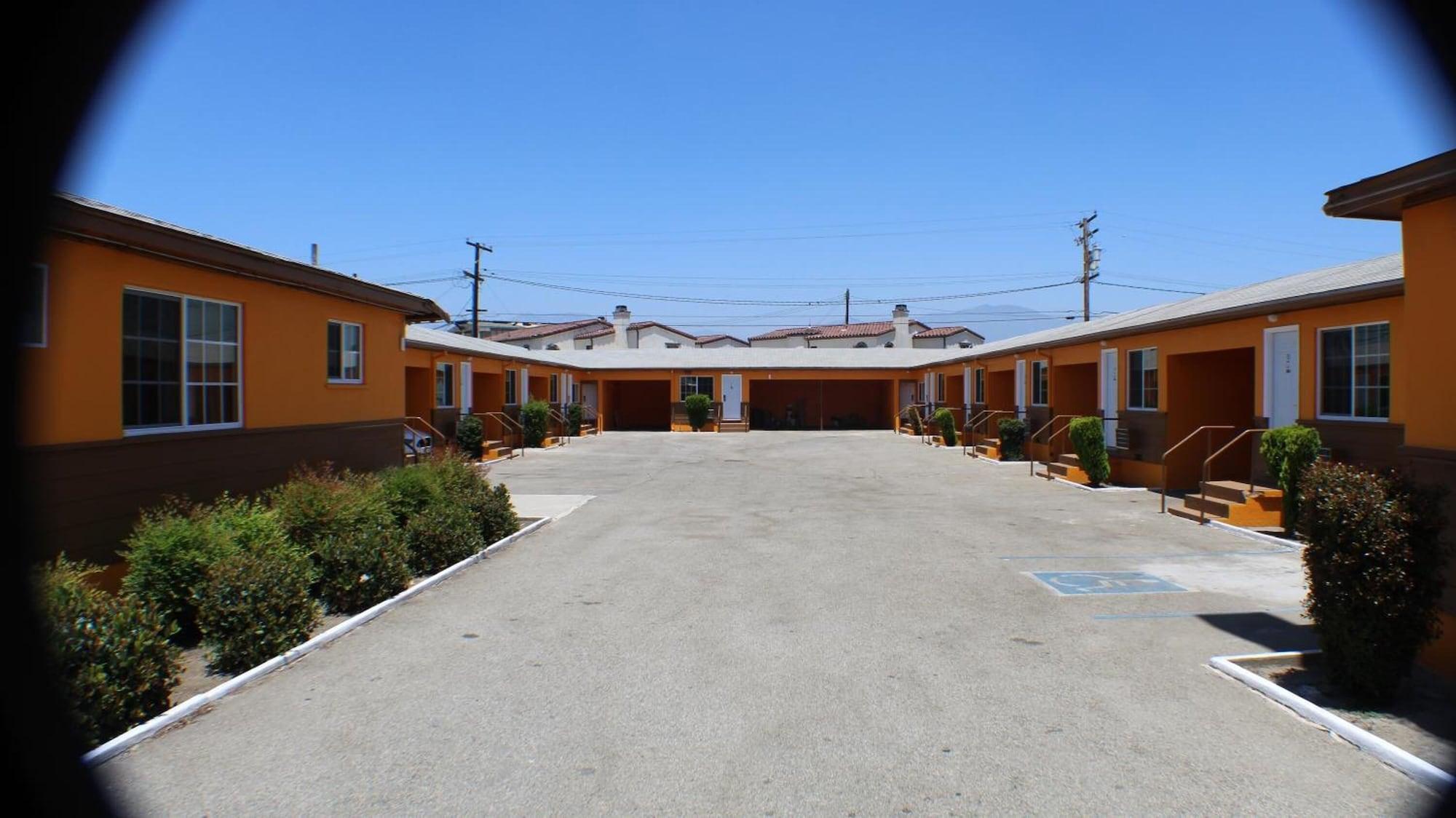 Varios Aristocrat Motel