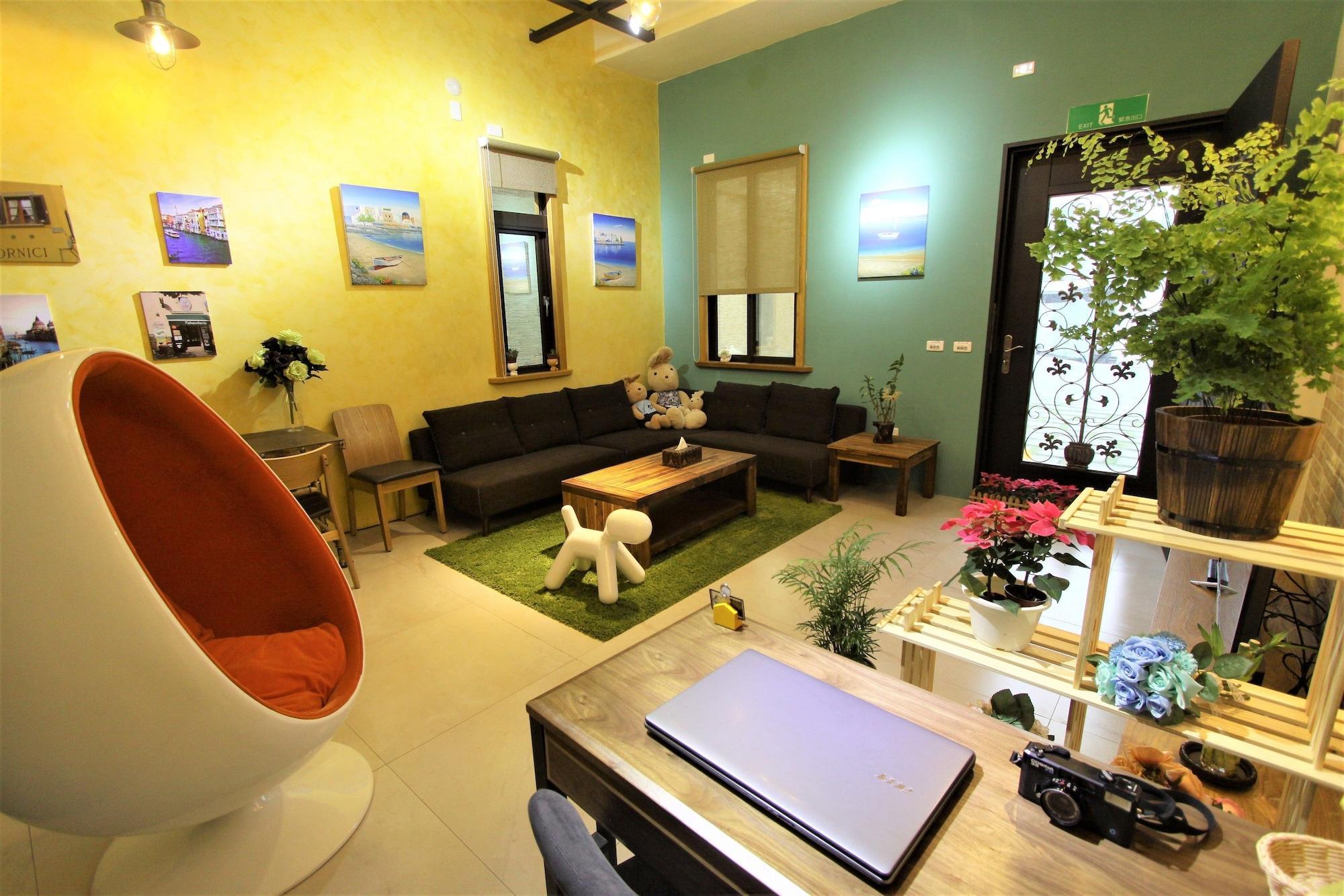 Vista Lobby East Coast Border