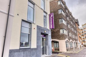 Pacote - Premier Inn Cork City Centre
