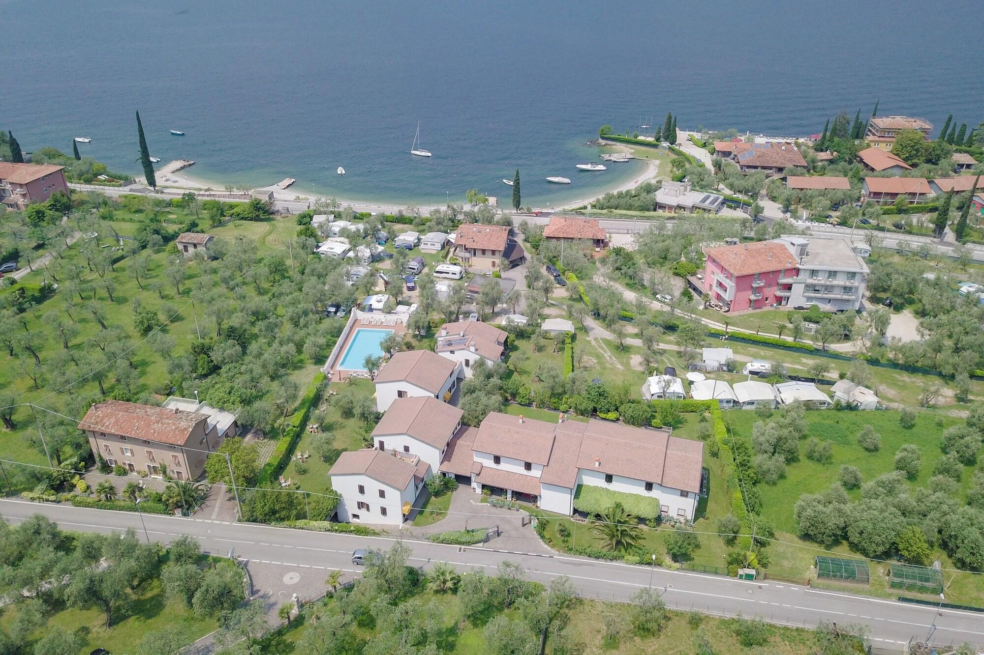 Vista Exterior Hotel Alesi