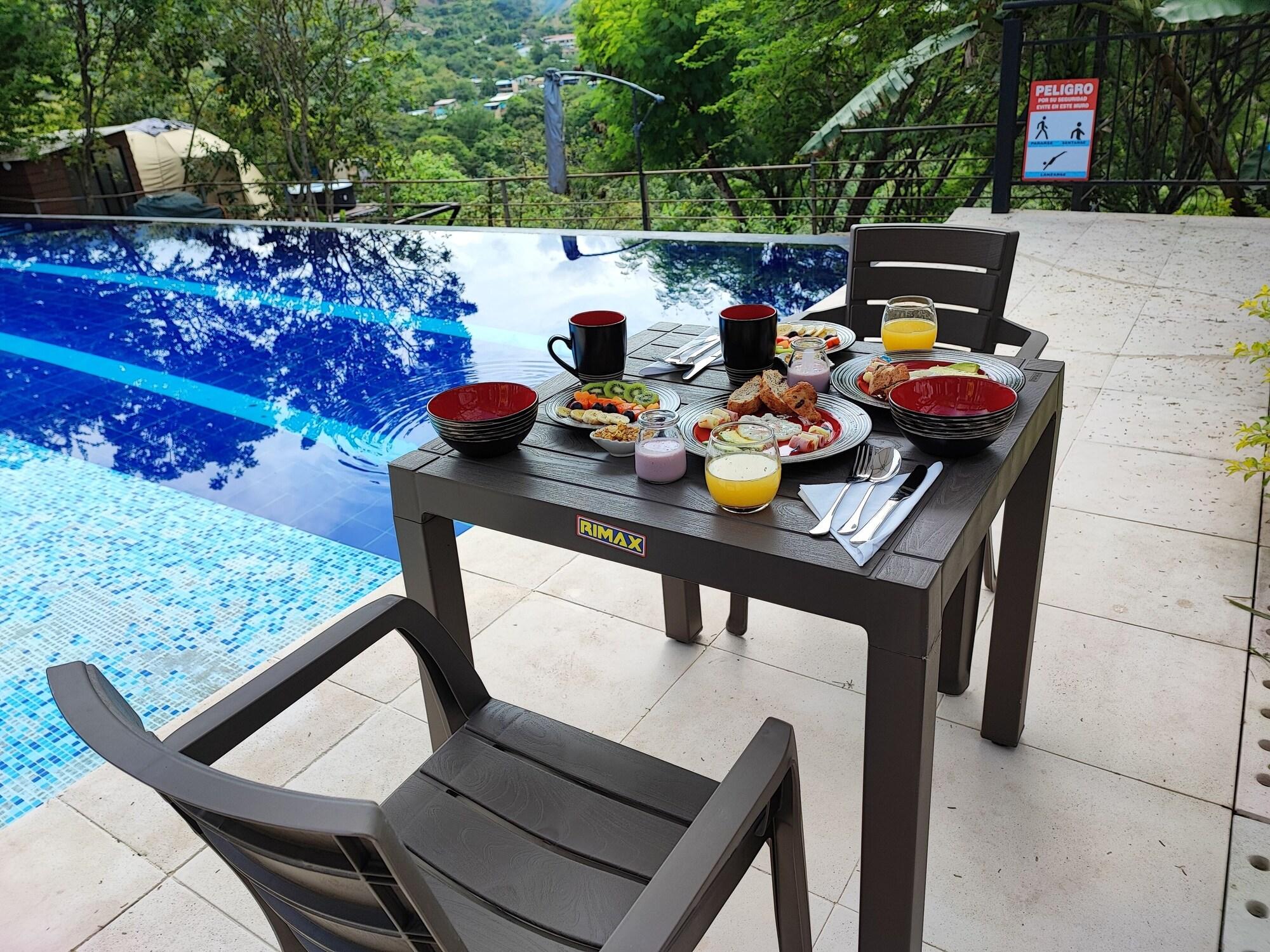 Restaurant Glamping romantico en Vista Hermosa