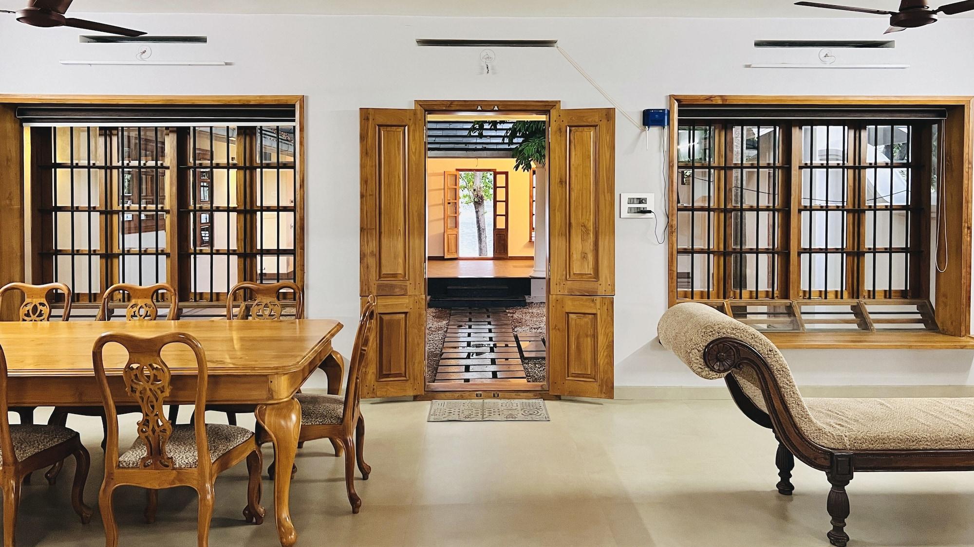 Restaurant WATERFRONT BY PALMYRA