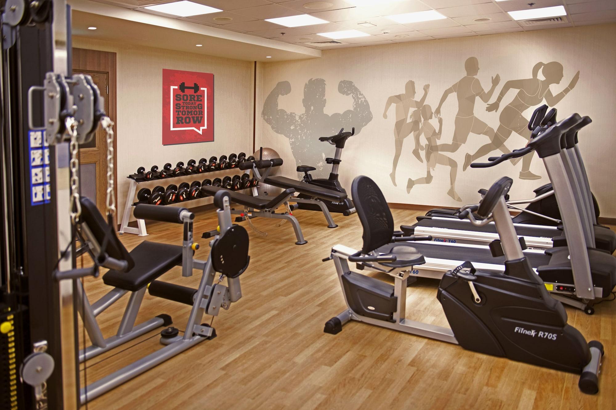 Gimnasio MENA Plaza Hotel Albarsha