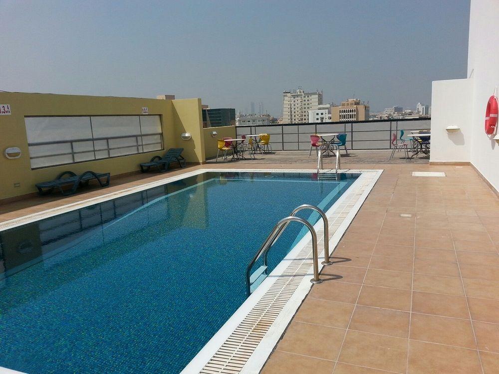 Vista Piscina Capital O 111 Infinity Suites