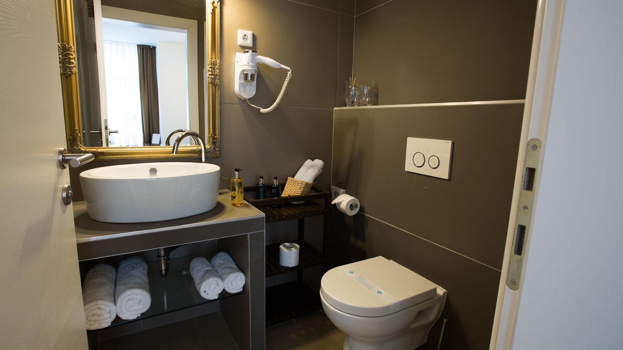 Equipamiento de Habitación Regal Residence