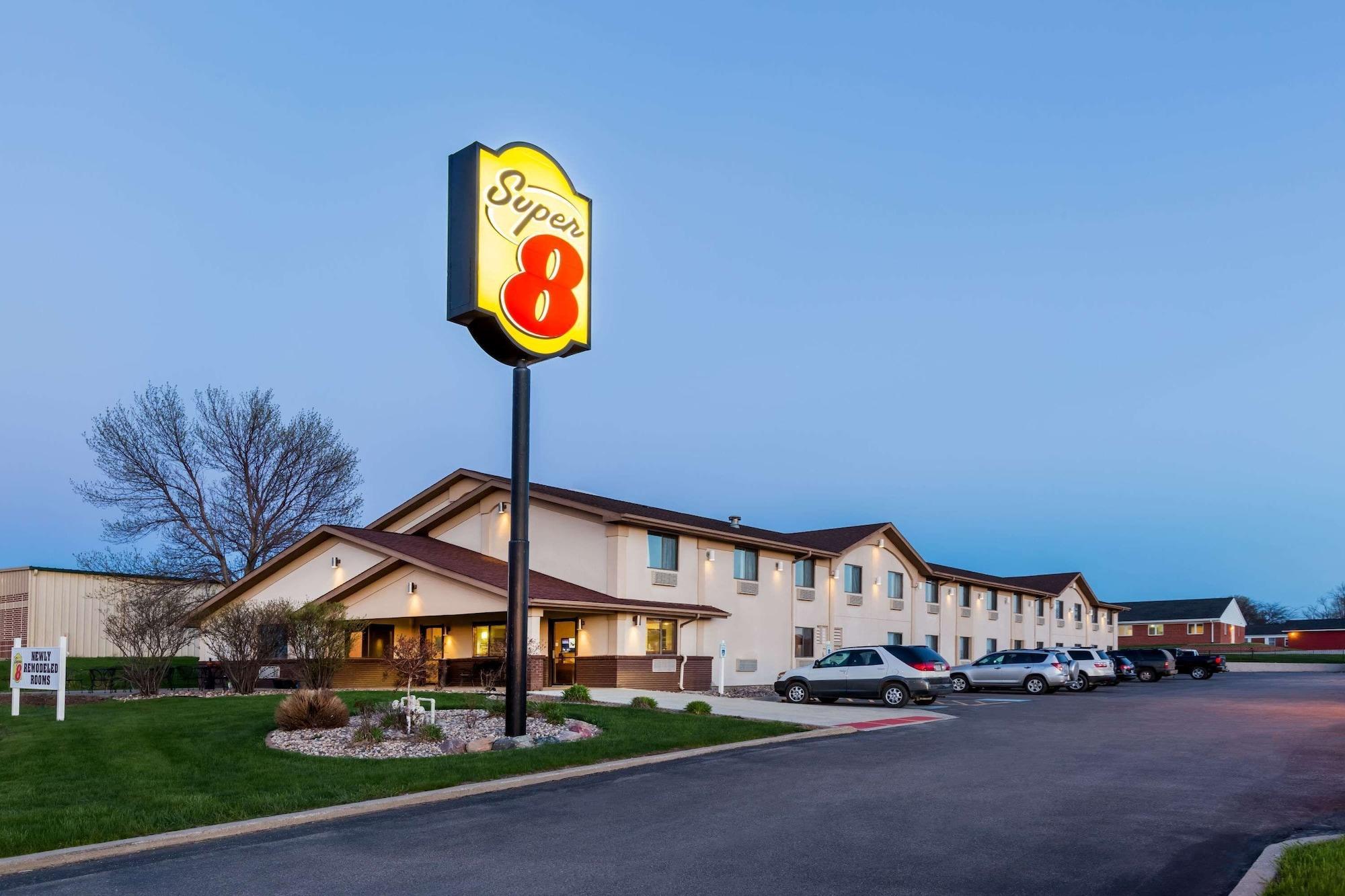 Varios Super 8 by Wyndham Spirit Lake/Okoboji