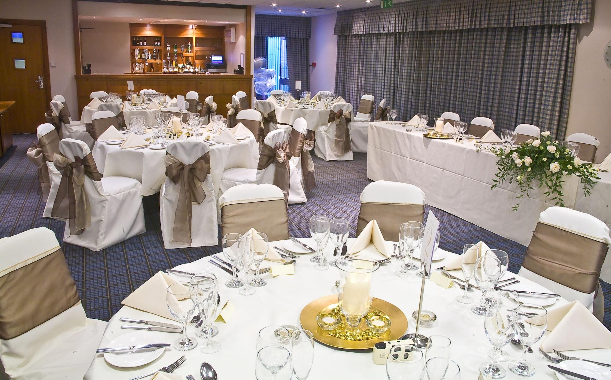 Vista Lobby Holiday Inn Brentwood M25, Jct. 28 by IHG