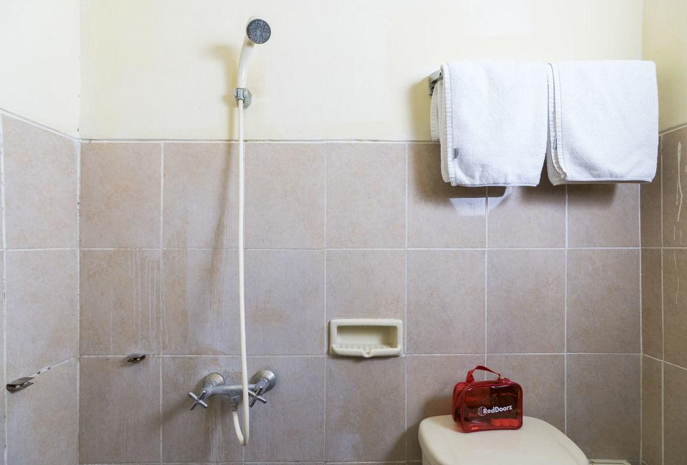 Equipamiento de Habitación RedDoorz @ Denpasar Sanur