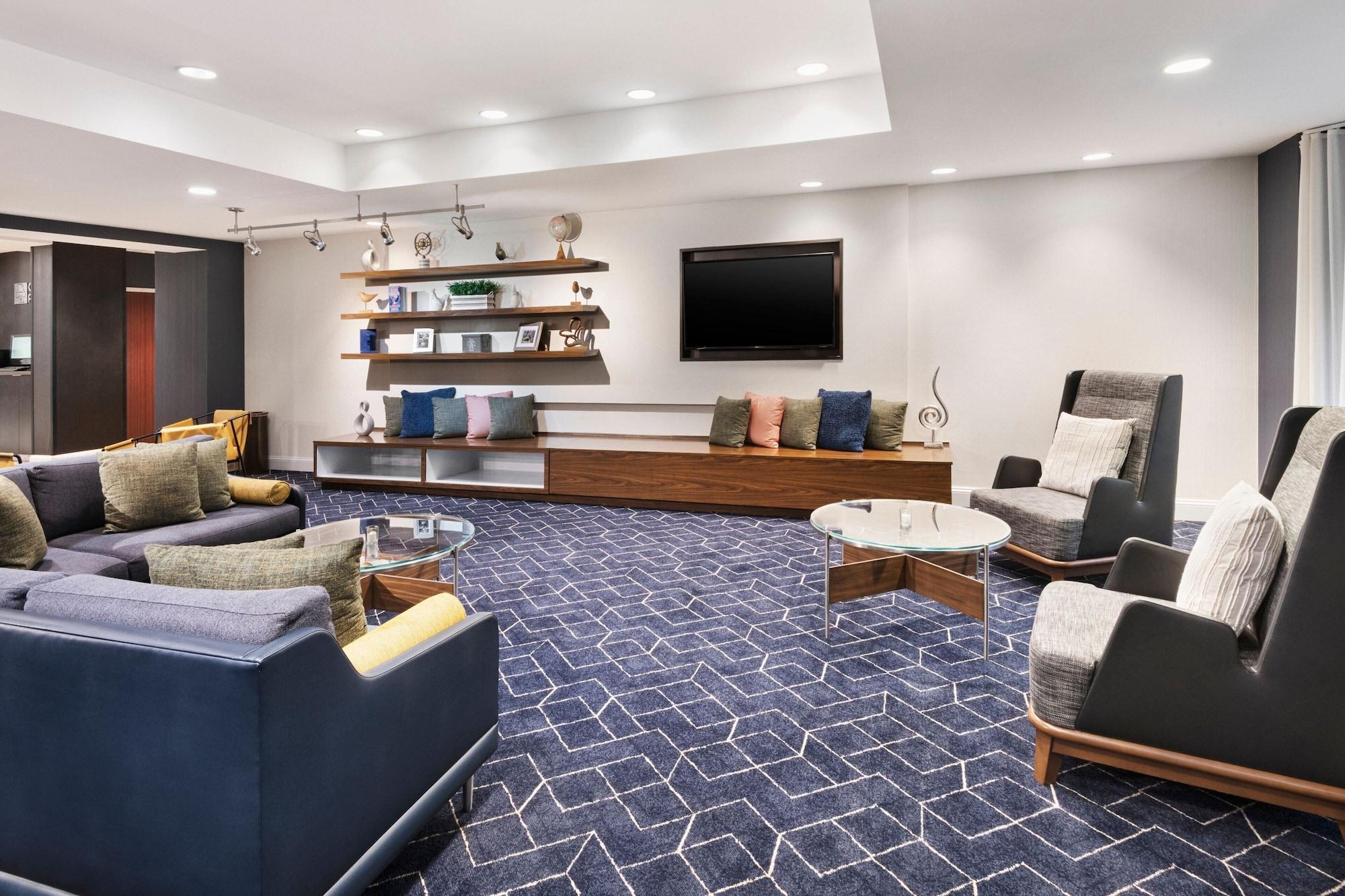 Vista Lobby Courtyard by Marriott Burlington