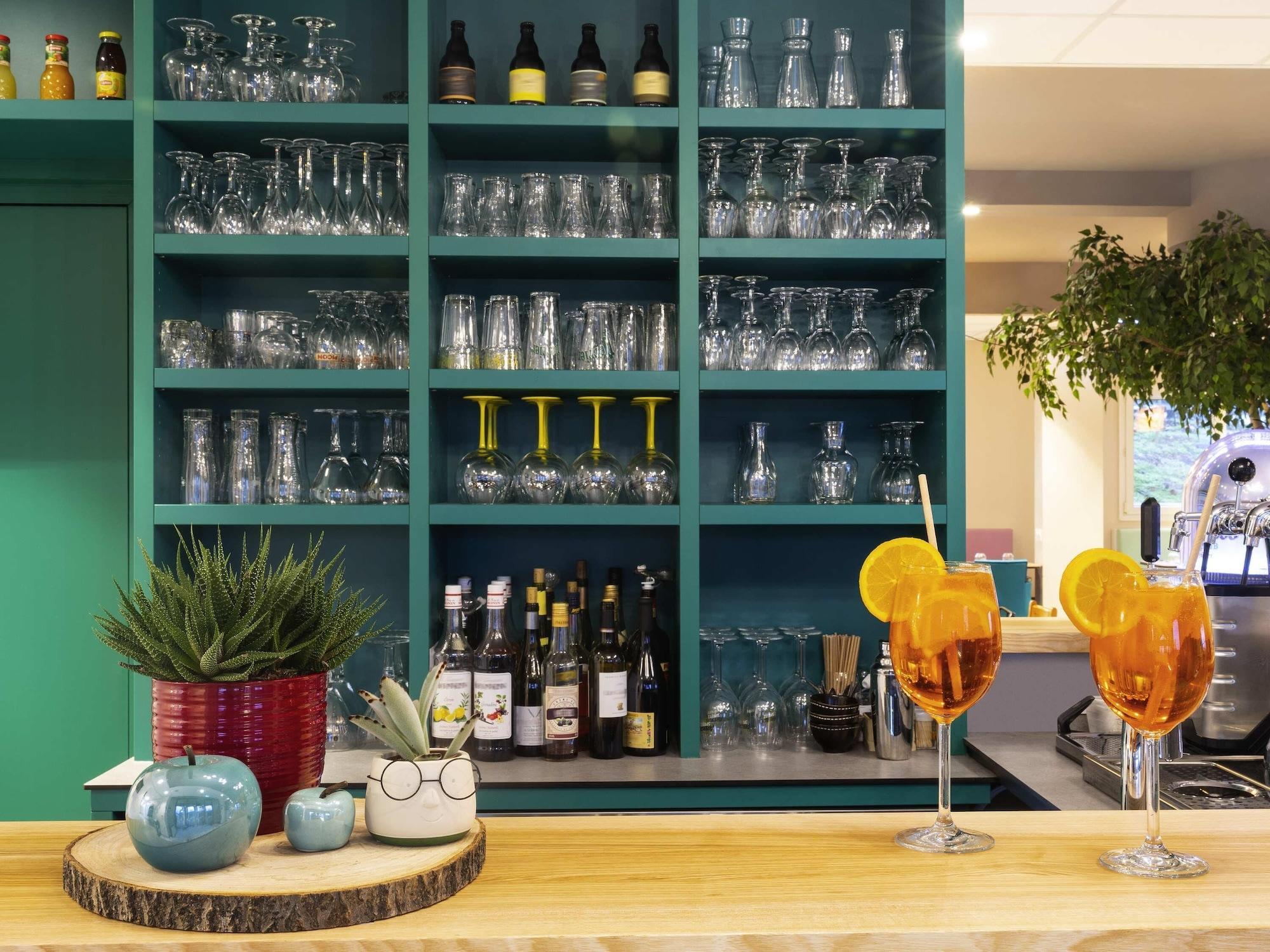 Bar/Salón Greet Hotel Nancy Sud