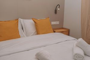 Alquiler Vacacional - Bright & Contemporary Apartment with Balcony in Vibrant Piraeus