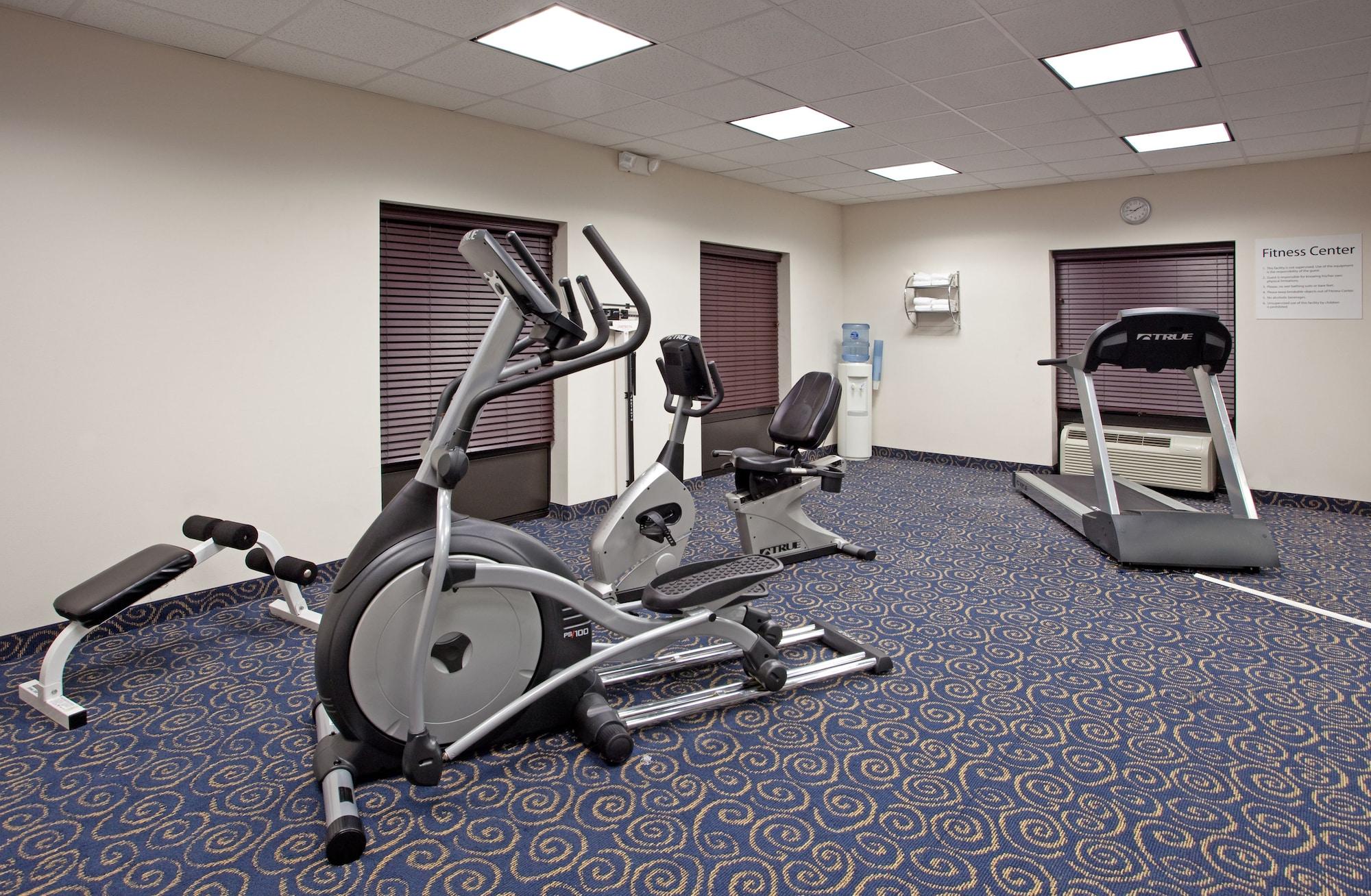 Gimnasio Holiday Inn Express & Suites Hope Mills-Fayetteville Arpt by IHG