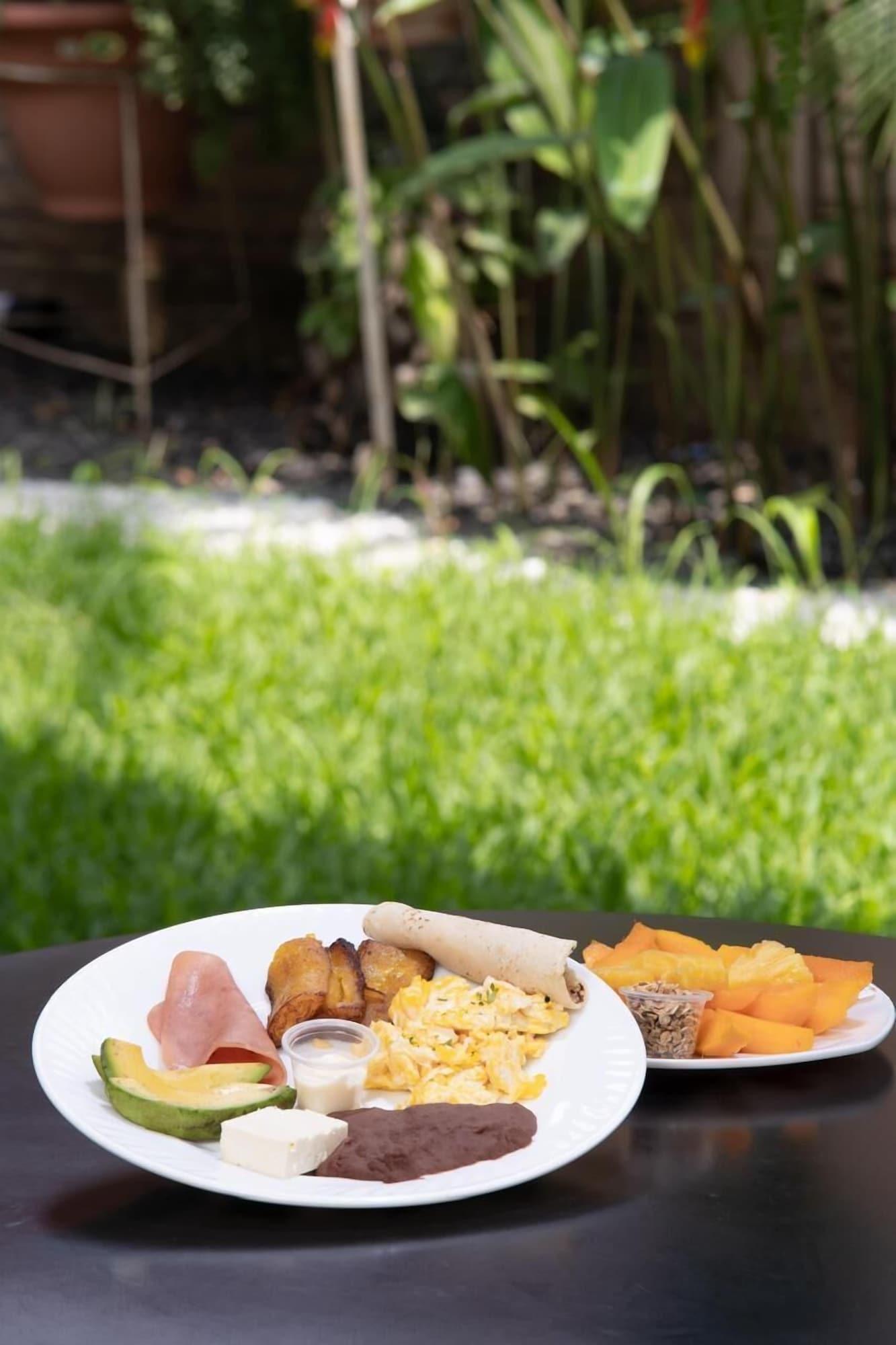 Restaurant Hotel Boutique Nueva Valladolid