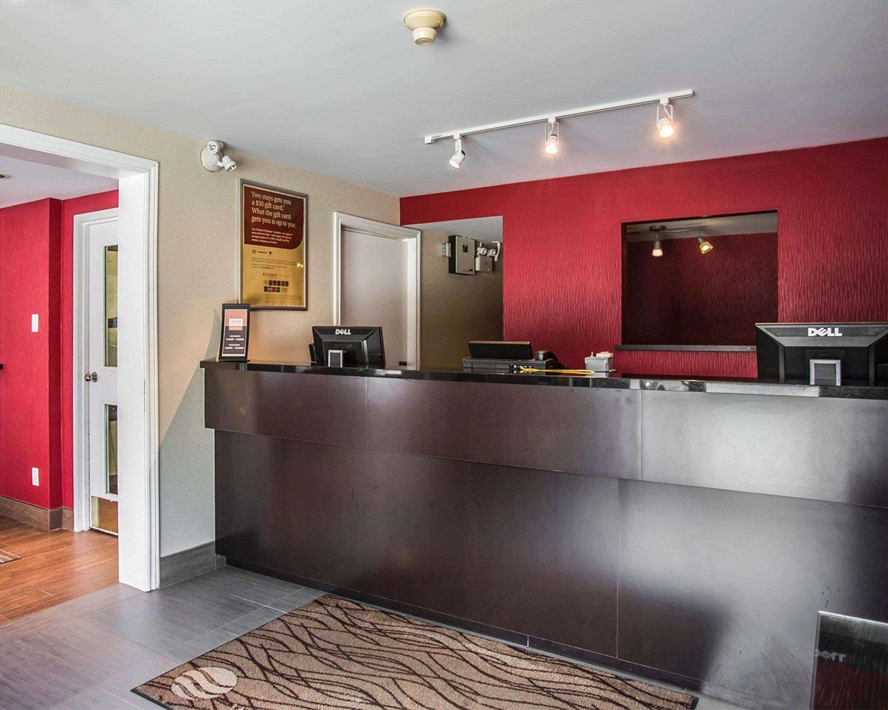 Vista Lobby Comfort Inn Ottawa East