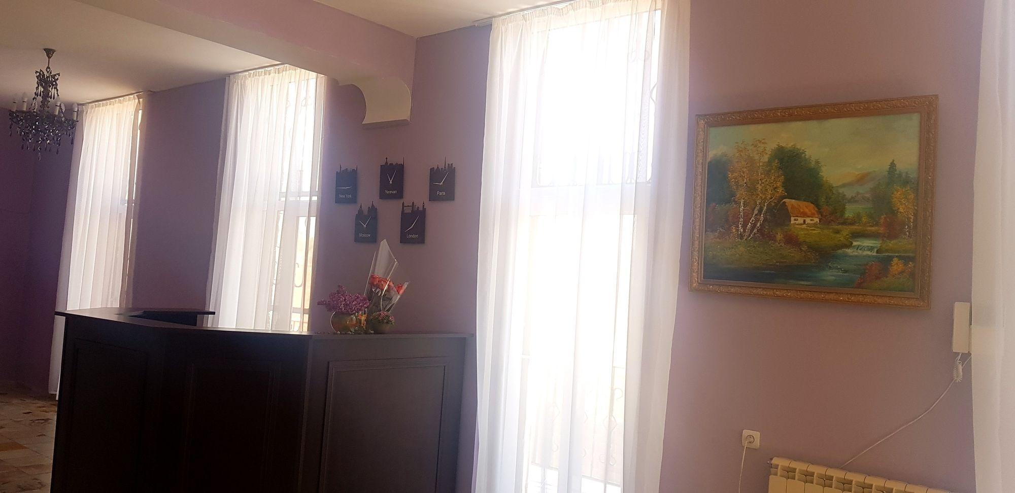 Vista Lobby Bloor Hotel