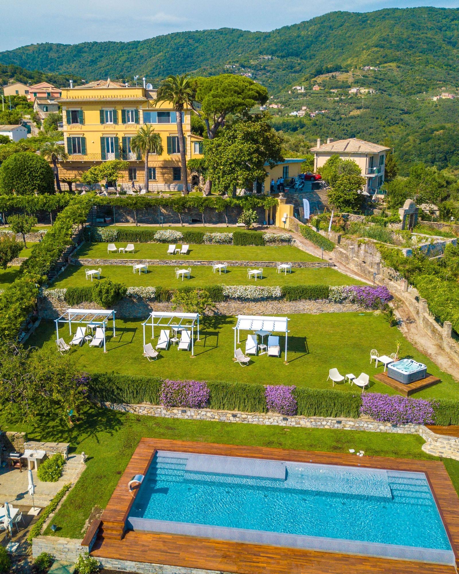 Vista Exterior Villa Riviera Resort