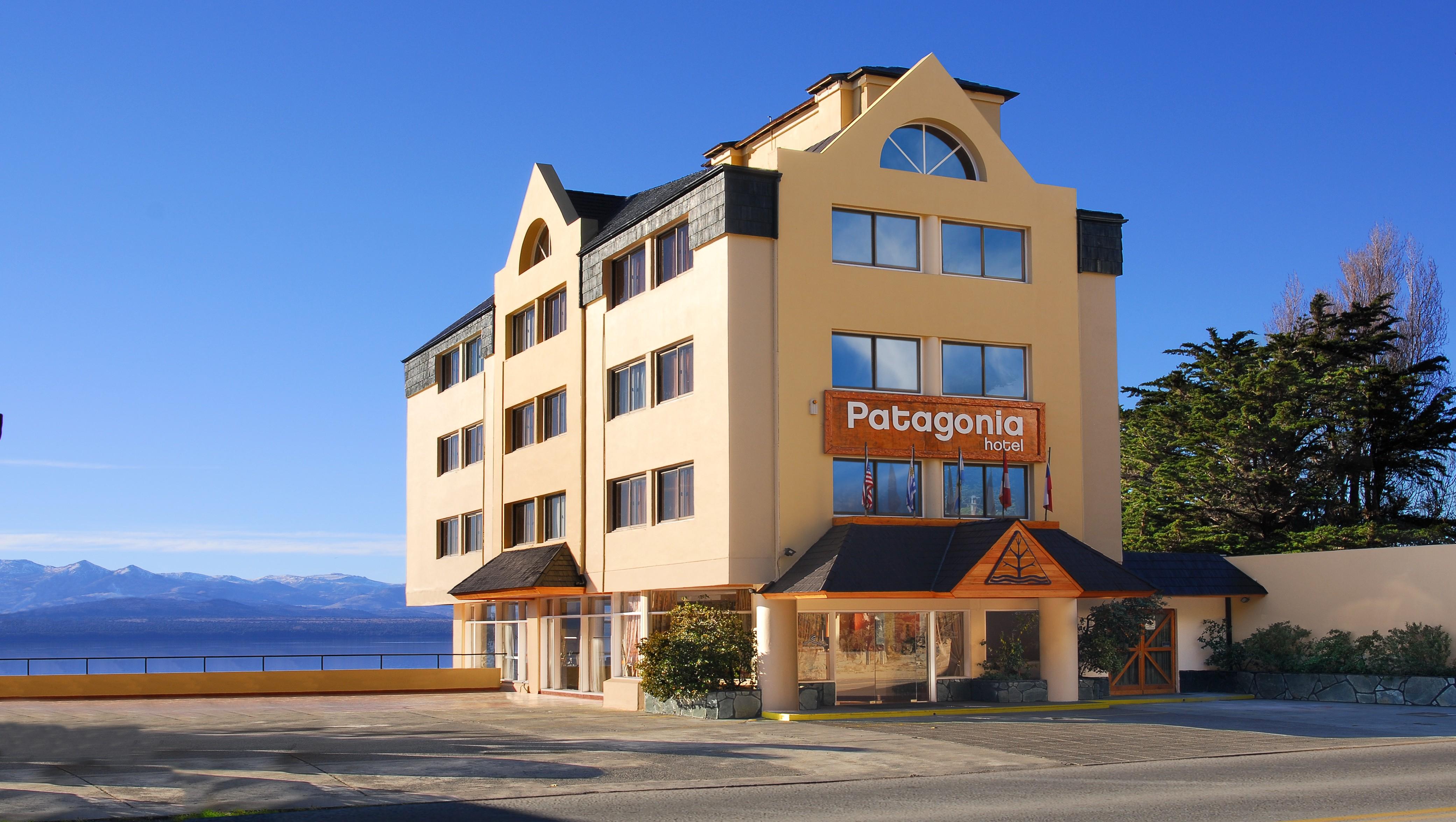Varios Patagonia Hotel