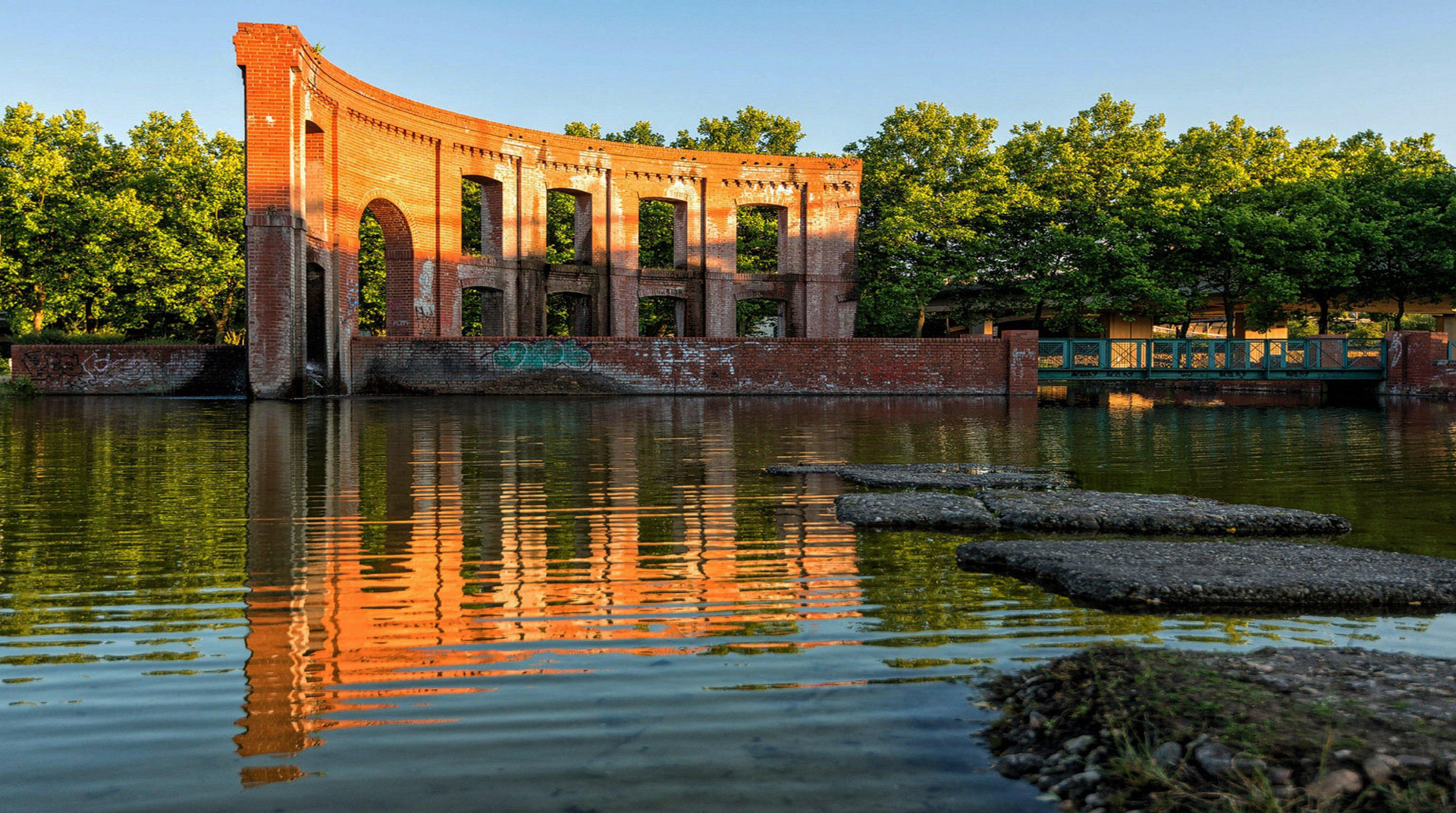Vista Exterior Holiday Inn Express Saarbrucken by IHG