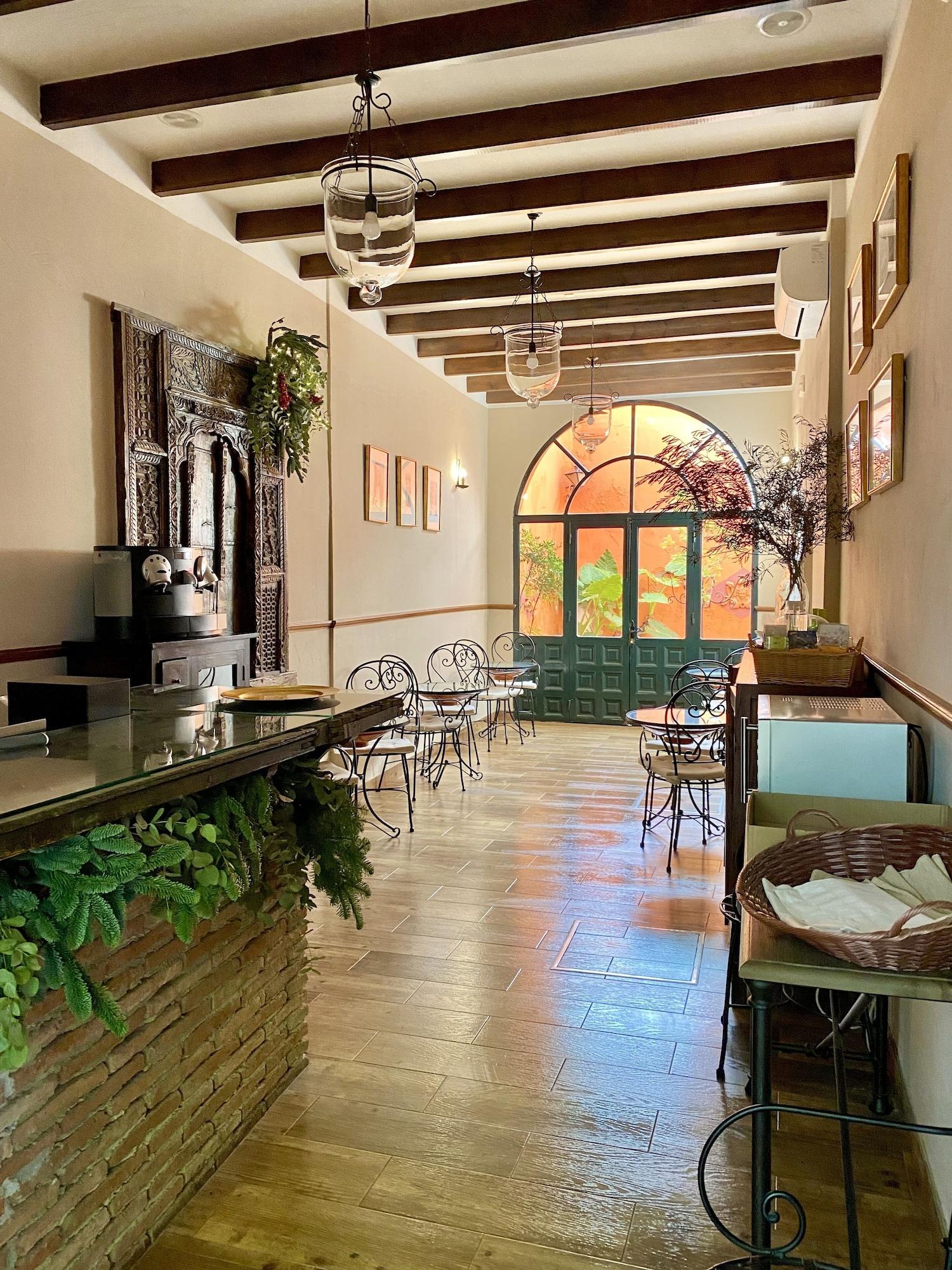 Restaurant El Rincon De Las Descalzas