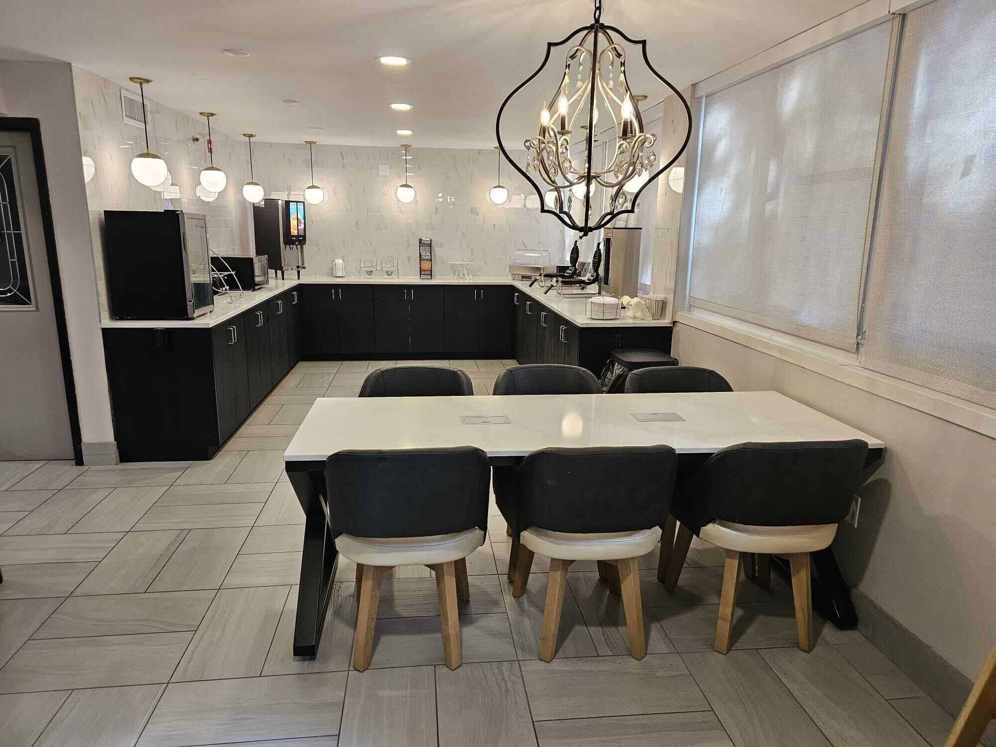 Restaurant La Quinta Inn & Suites by Wyndham Deerfield Beach I-95