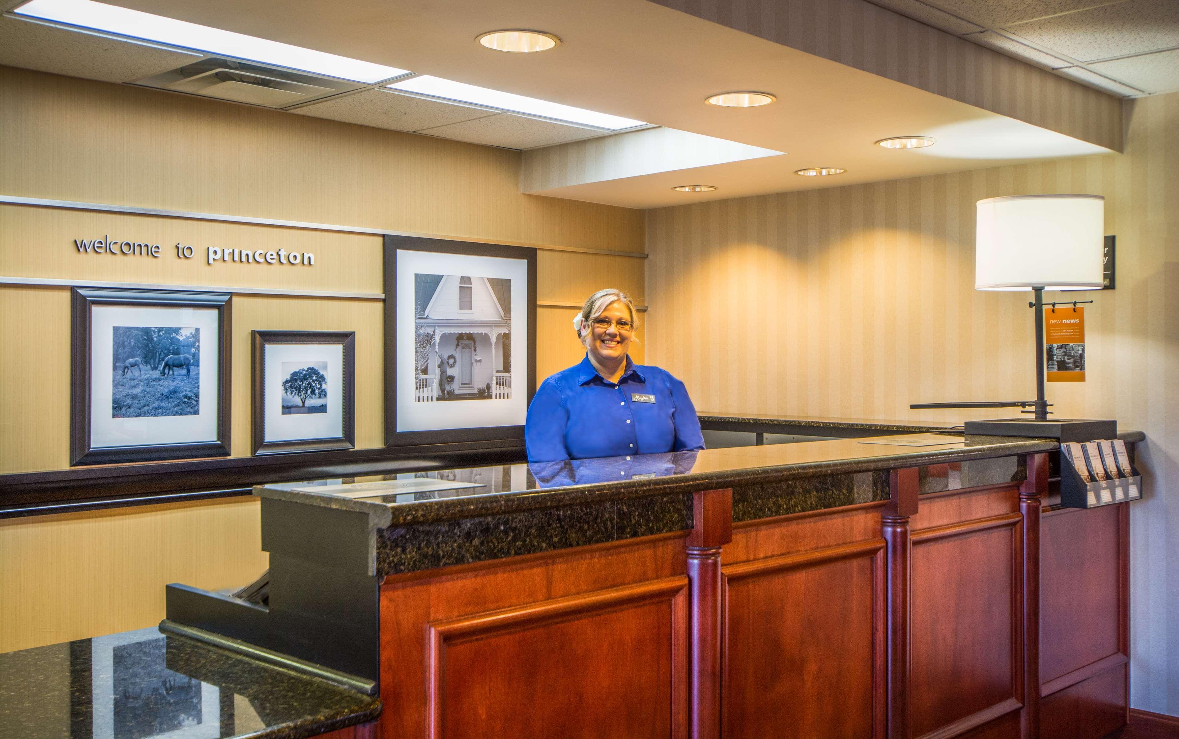Vista Lobby Hampton Inn Princeton