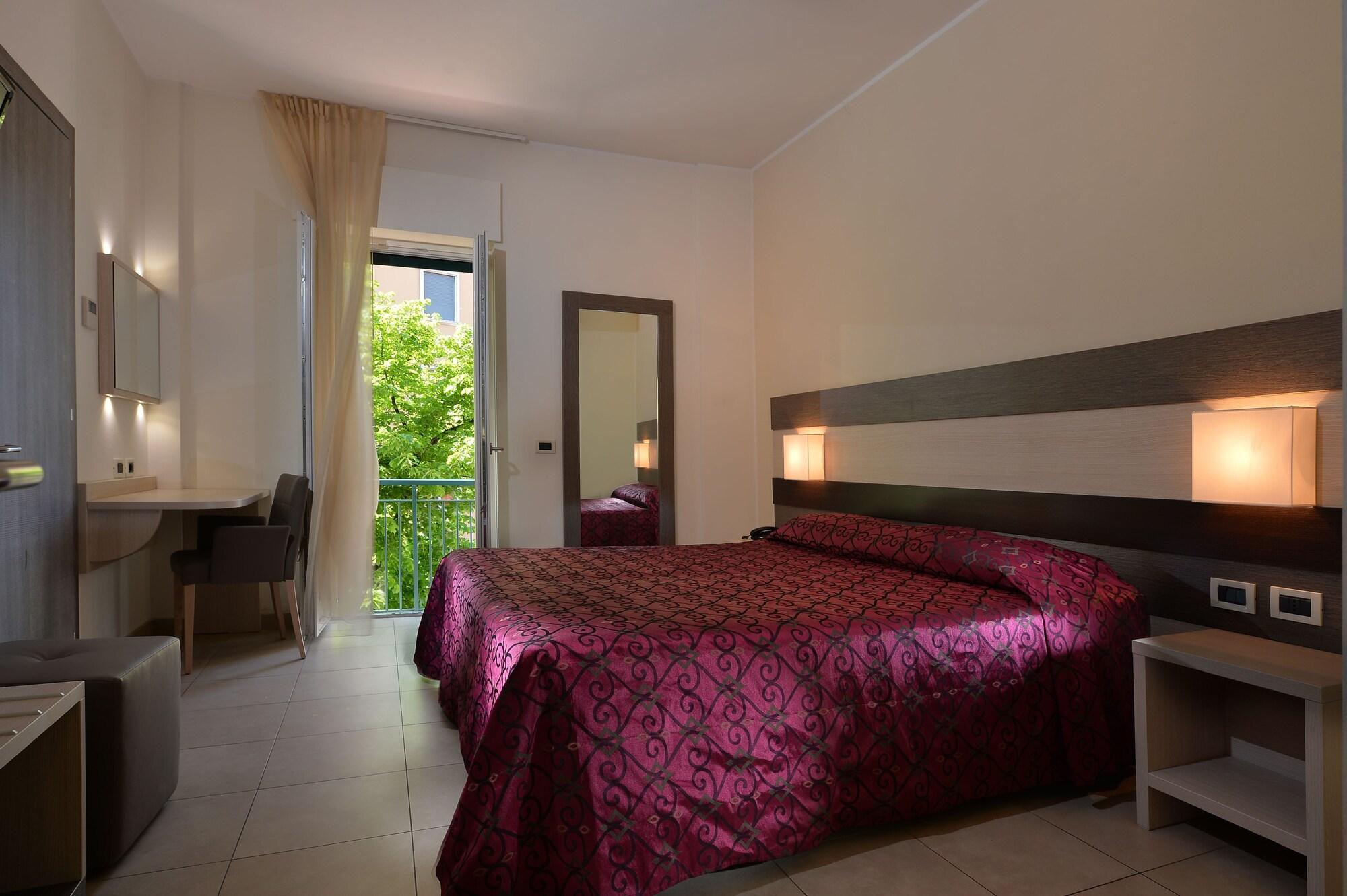 Varios Hotel Siena