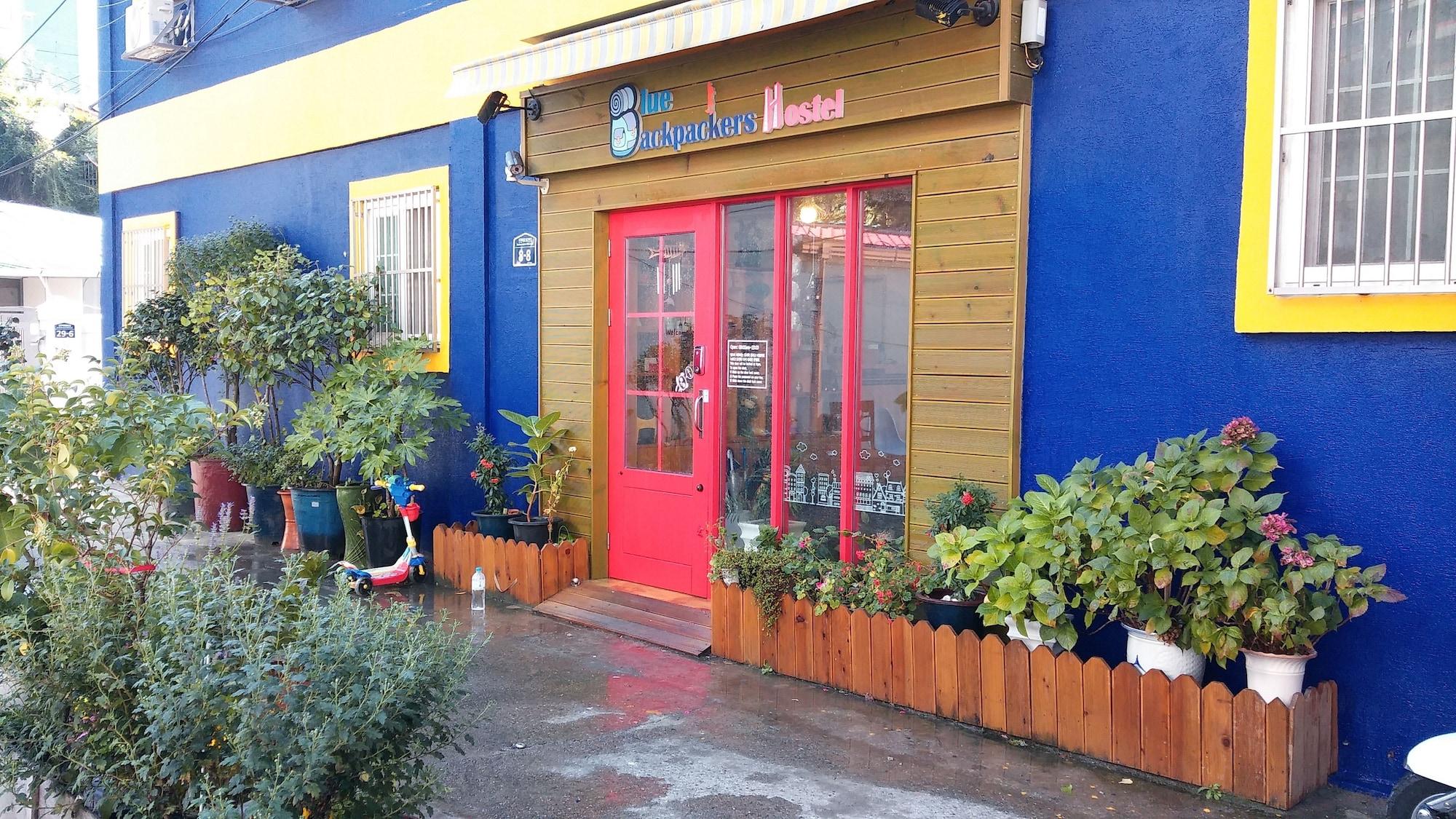 Vista Exterior Blue Backpackers Hostel