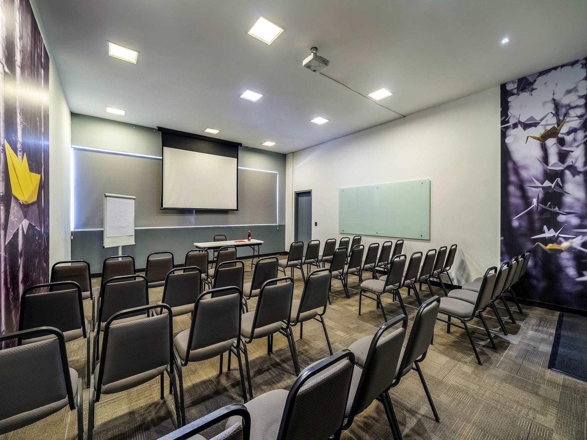 Sala de Reuniones ibis Sorocaba