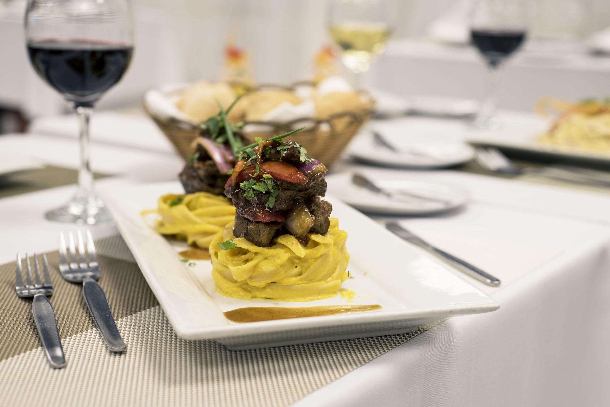 Restaurant Inkari Suites Hotel