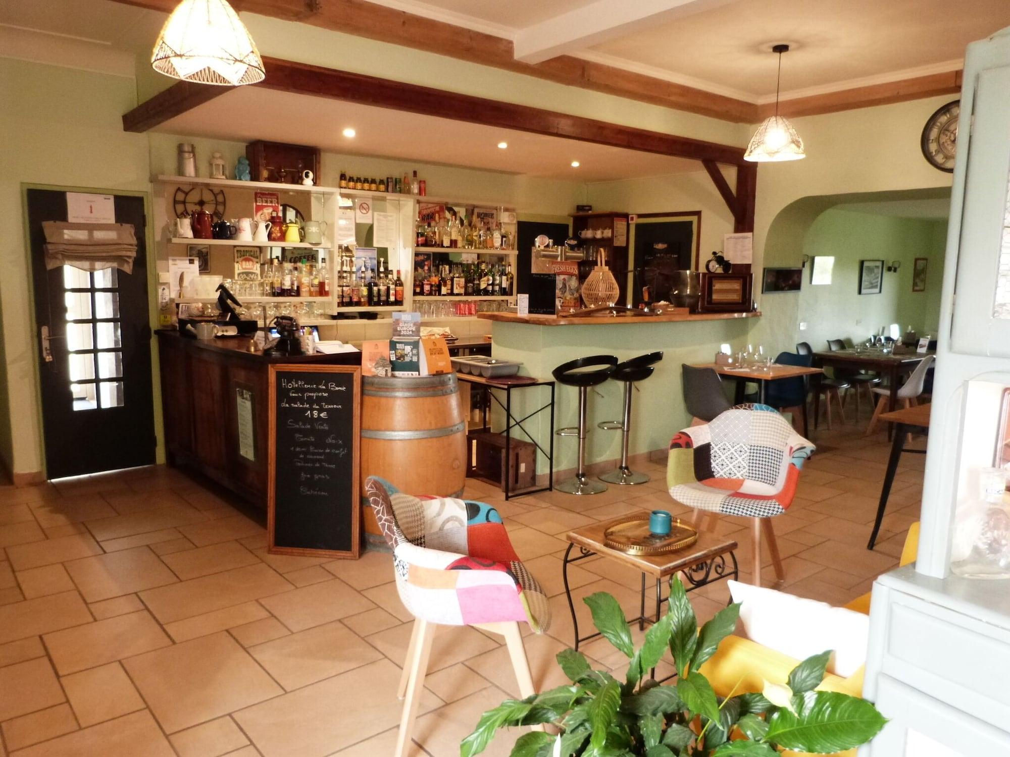 Bar/Salón Logis Hôtel La Borie