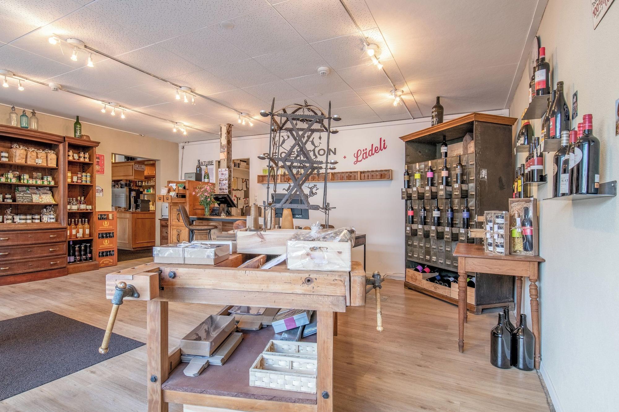 Vista Lobby Hirschen Erlinsbach Swiss Quality