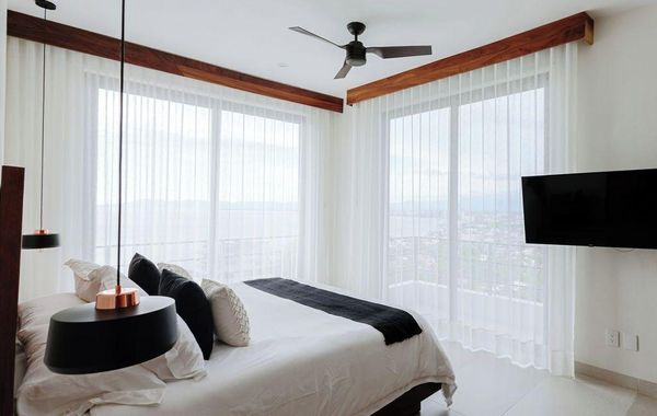 Brand-new Luxury 4 bedroom Villa with unparalleled ocean views from every room - Hoteles cerca de Malecón en Puerto Vallarta