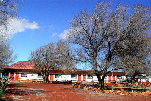 Vista Exterior Capitol Reef Inn & Cafe