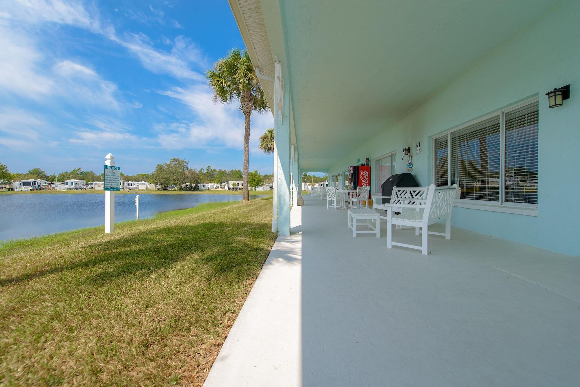 Vista Exterior Three Lakes