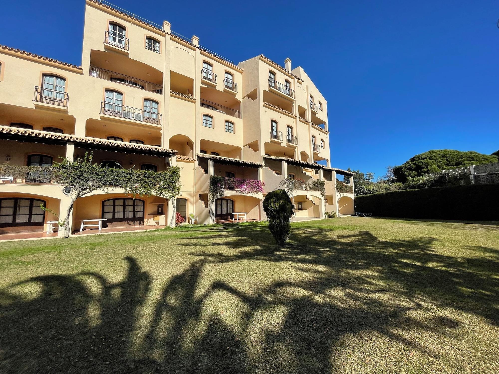 Vista Exterior Apartamentos El Toro