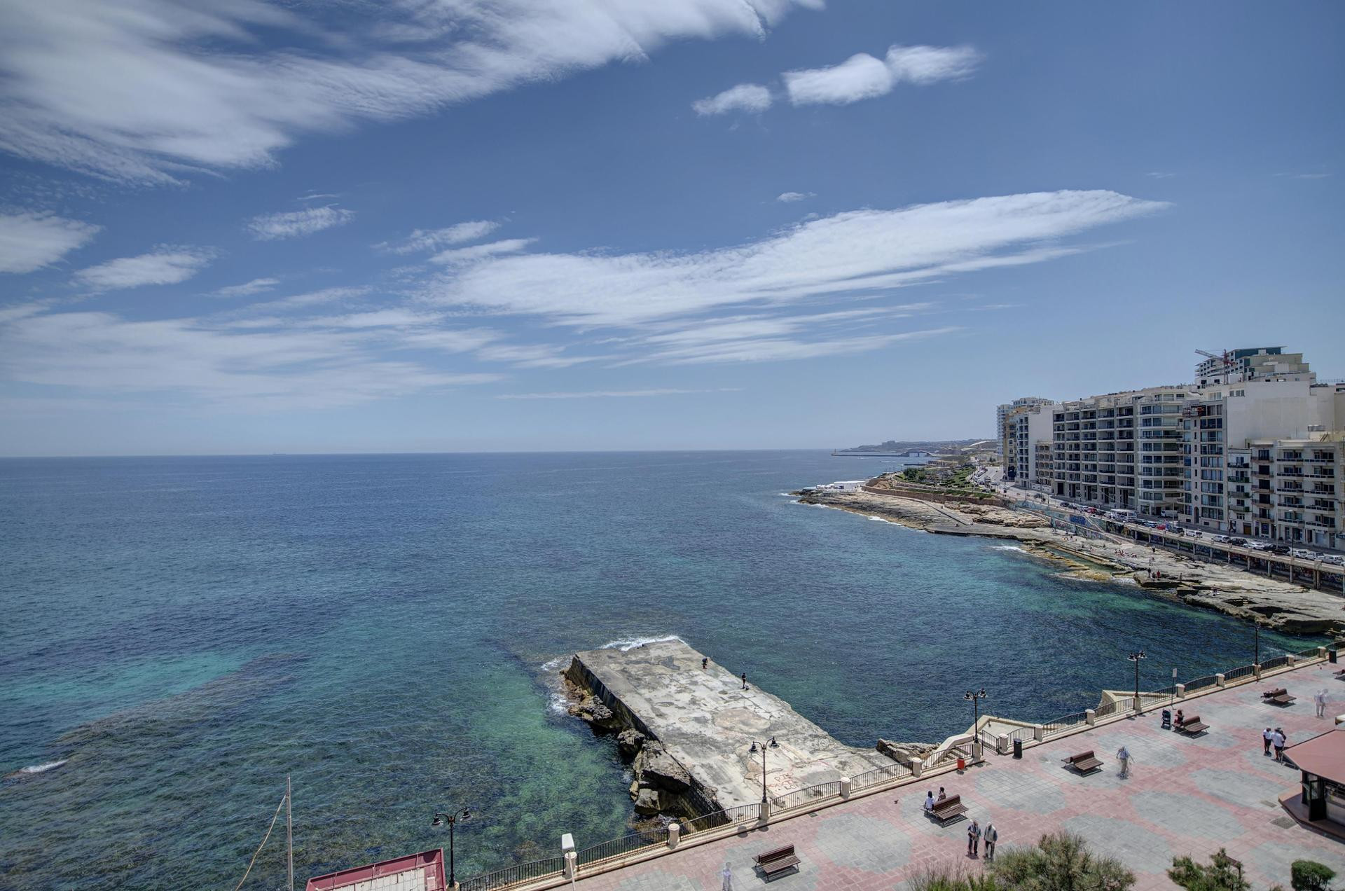 Varios Sliema Chalet Hotel