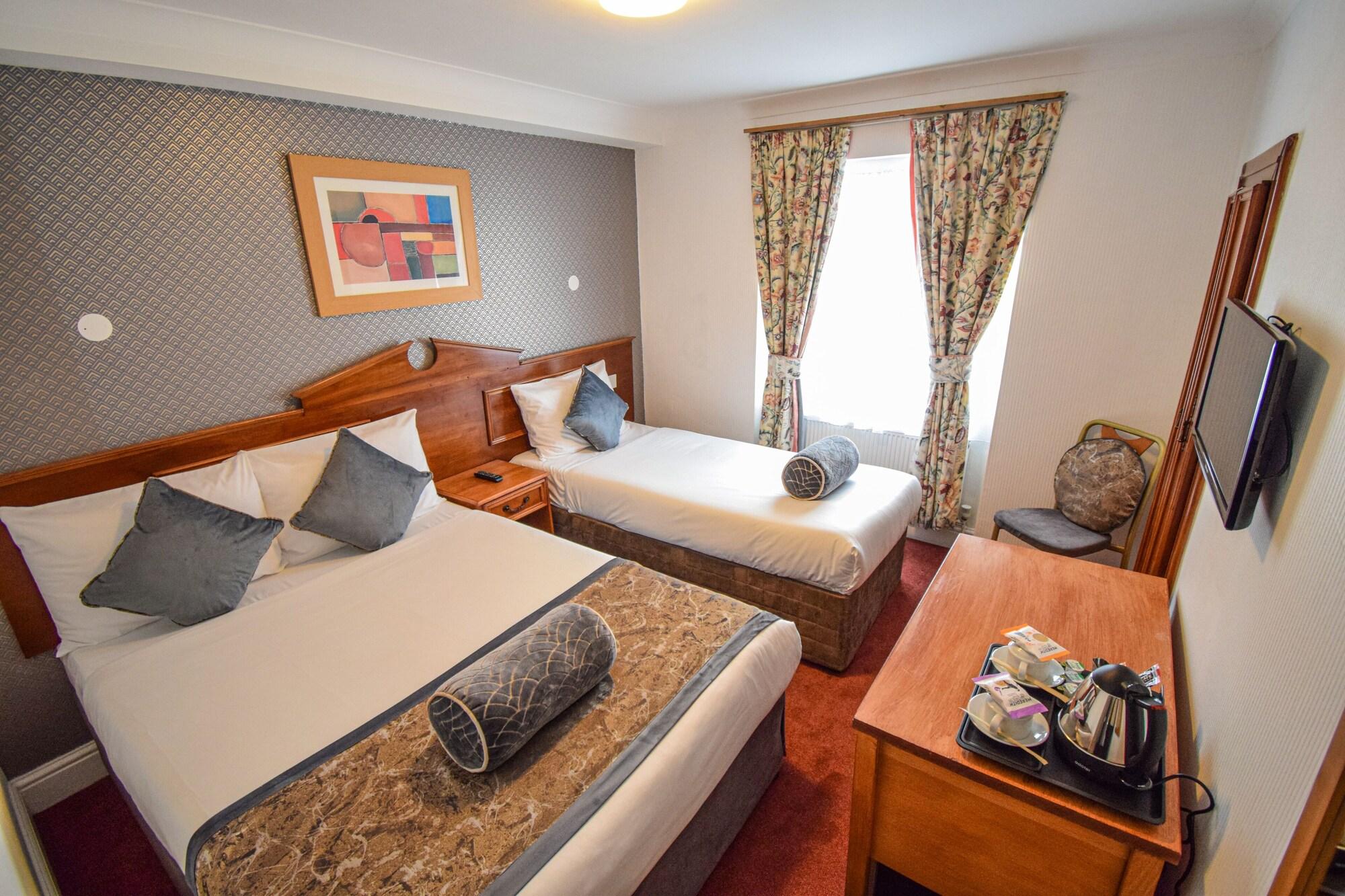 Varios Pembridge Palace Hotel