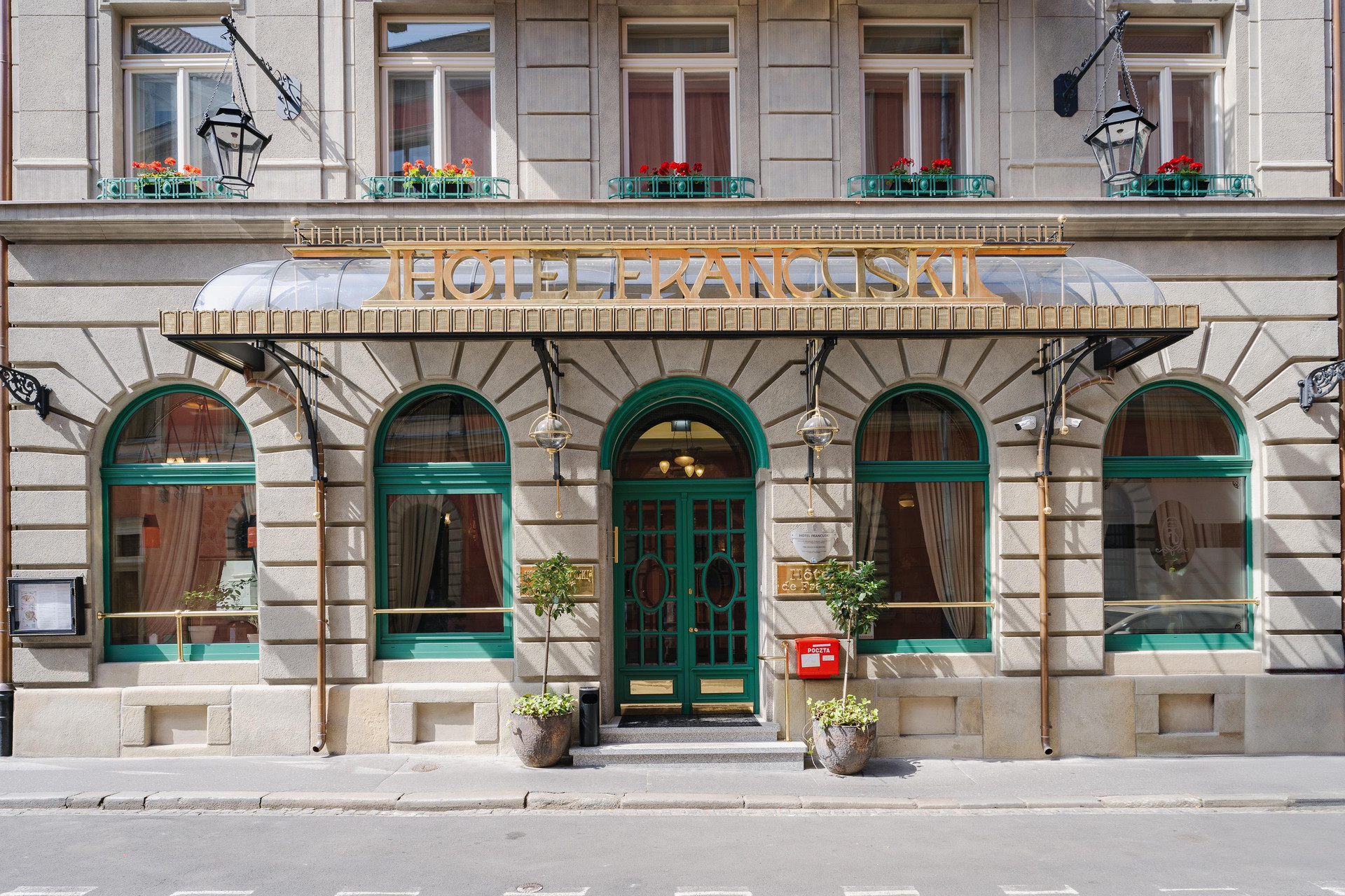 Vista Exterior Hotel H15 Francuski Old Town - Destigo Hotels