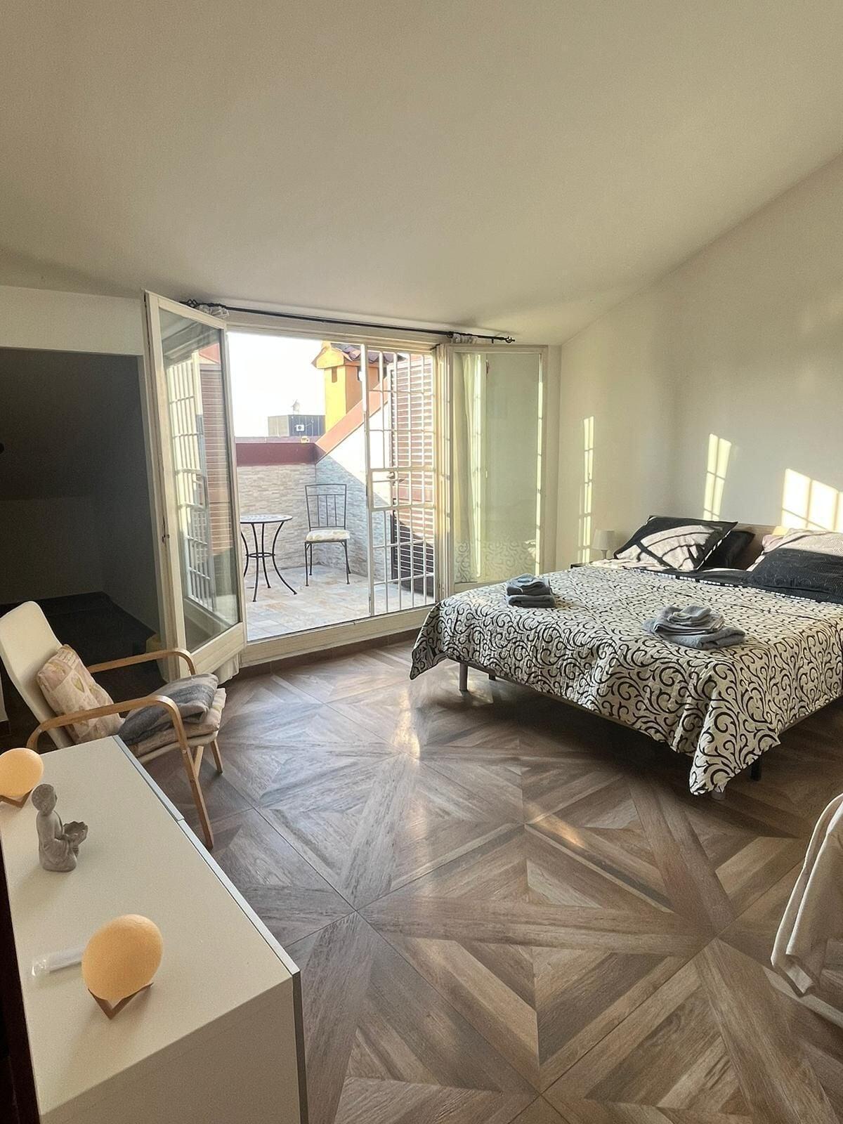 Varios B&B Center Gallery
