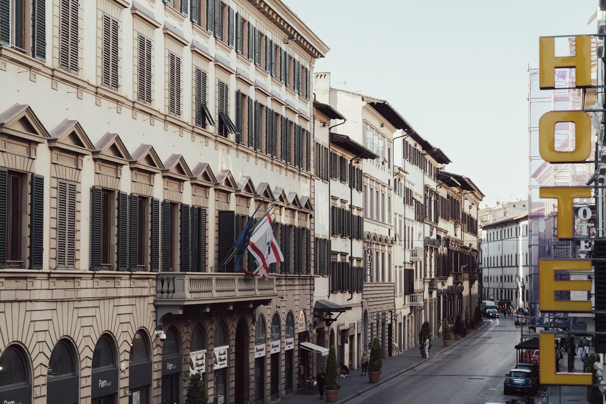 Vista Exterior Il Guelfo Bianco