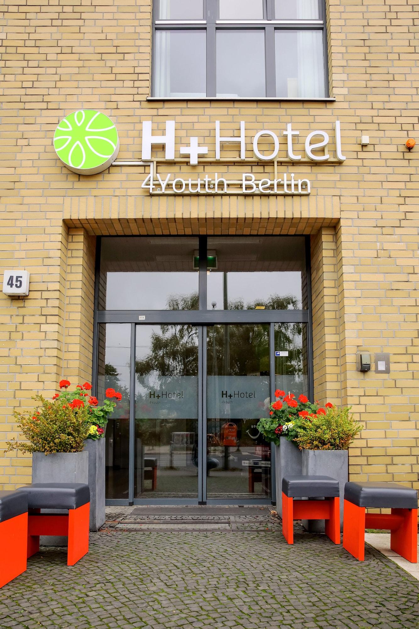 Varios H+ Hotel 4 Youth Berlin Mitte