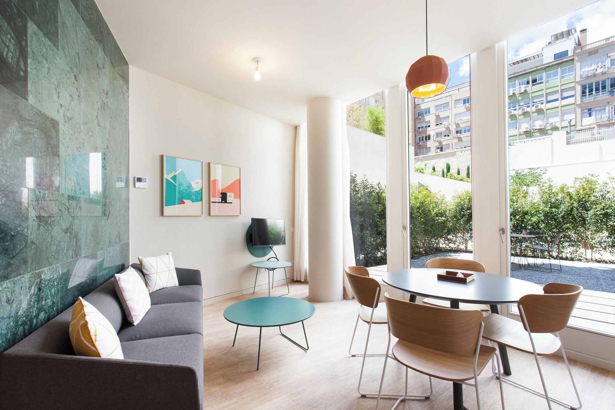 Varios Aspasios City Oasis Apartments