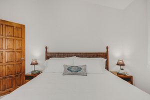 Alquiler Vacacional - Casa La Buena Vida Villa steps from the beach with a Pool! +Bikes