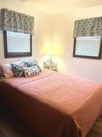 Alquiler Vacacional - Escape to this peaceful lakefront getaway on Lake Hendricks