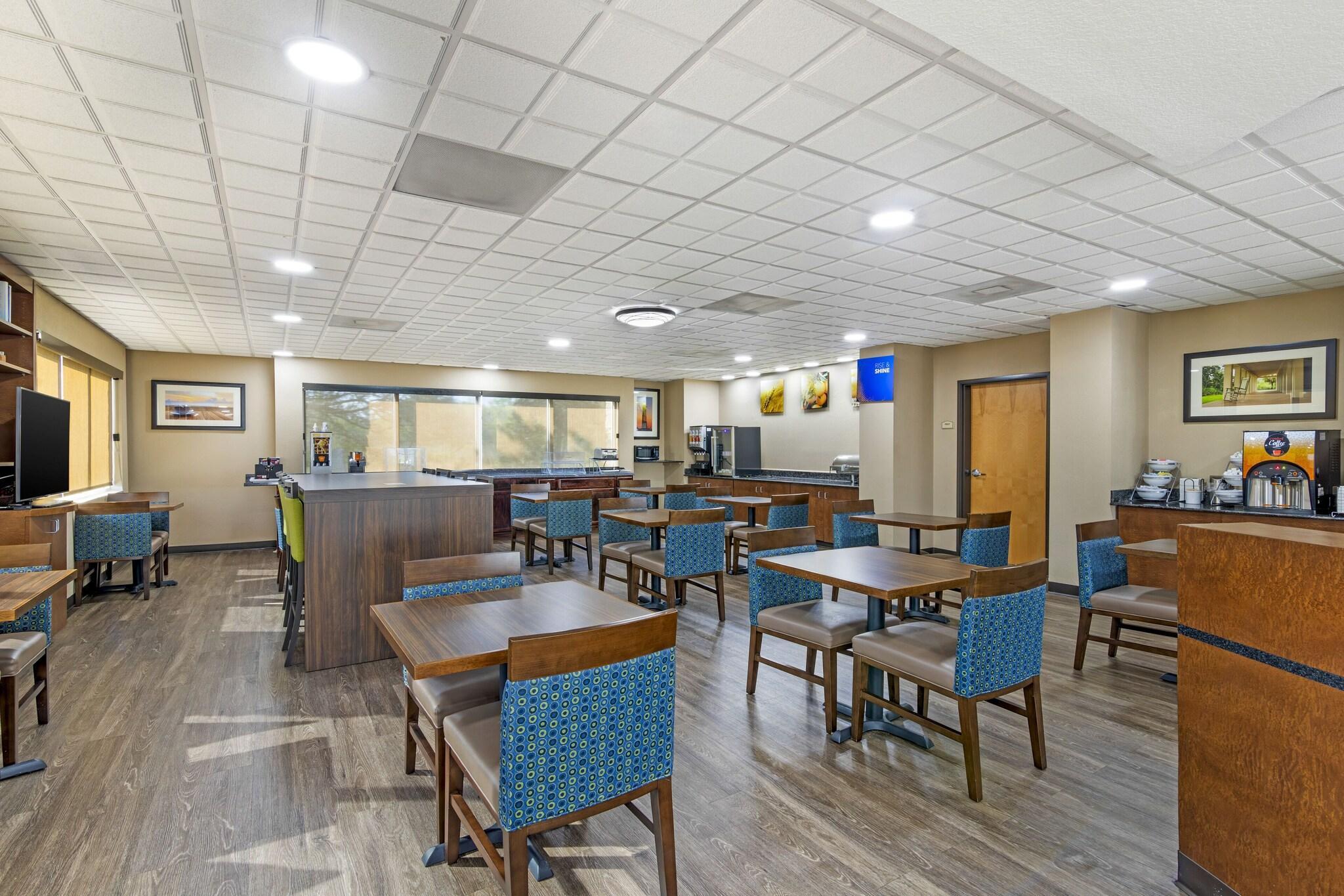 Restaurant Comfort Suites Brunswick