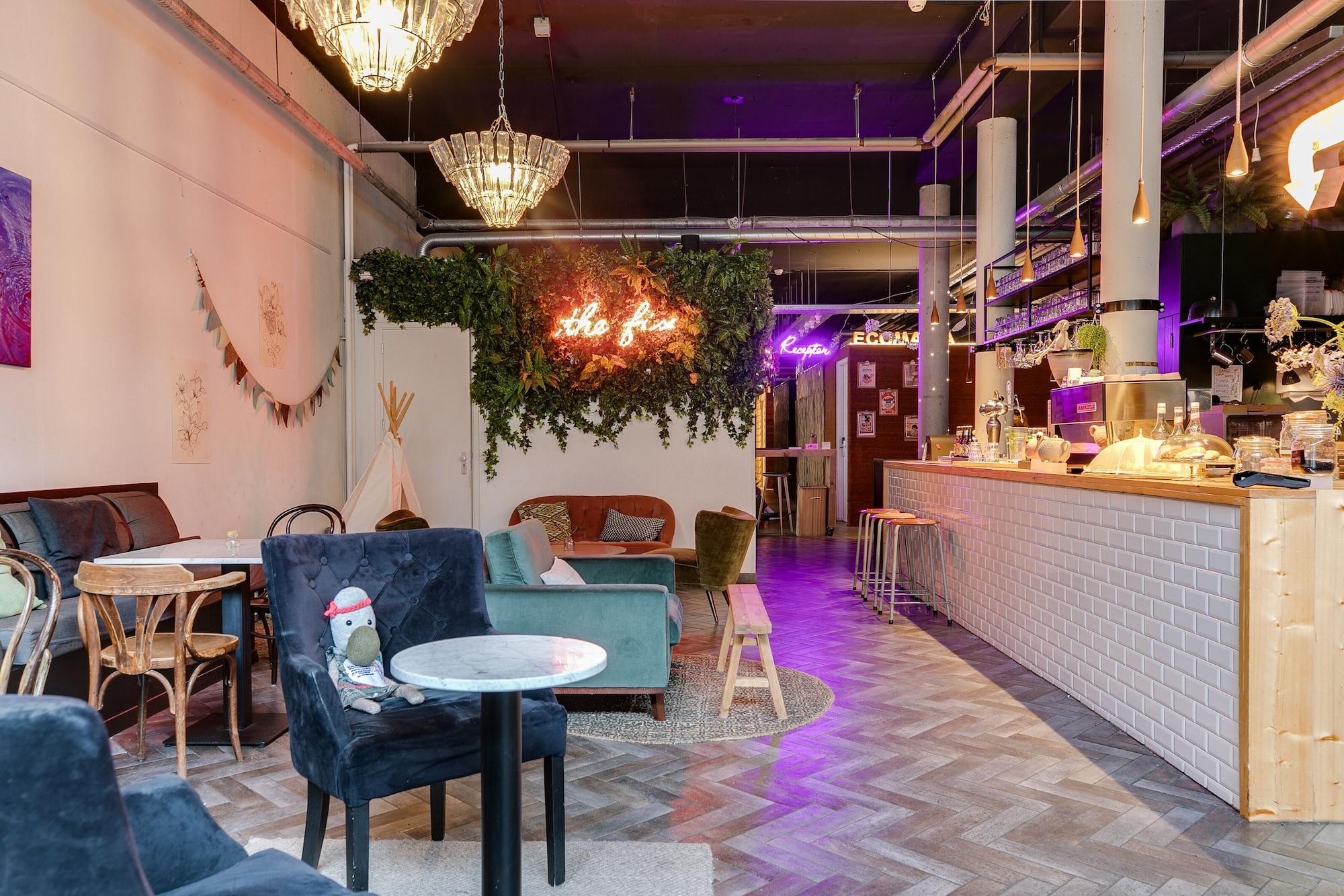 Bar/Salón ClinkMama