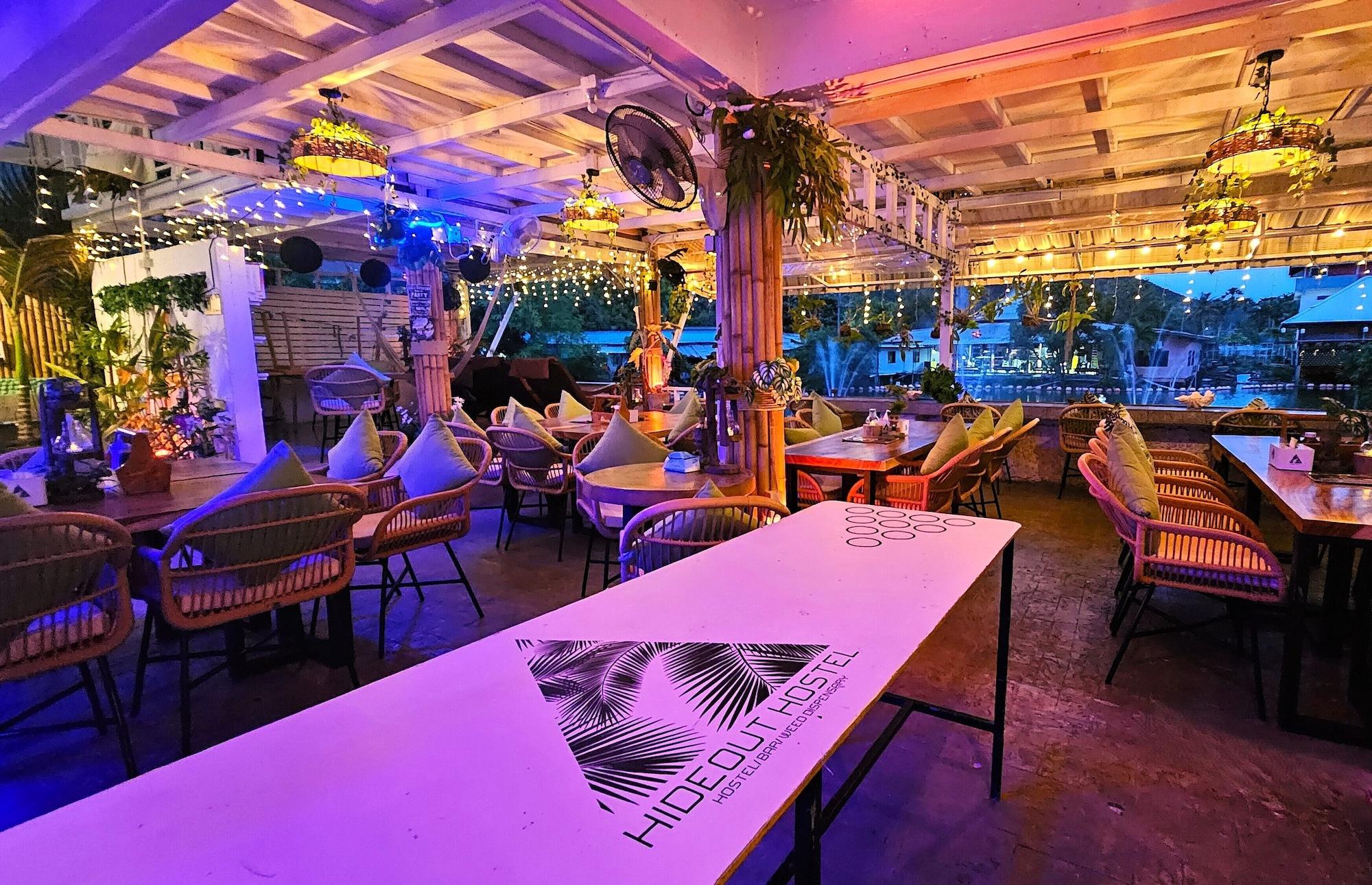 Bar/Salón Hideout Hostel 2